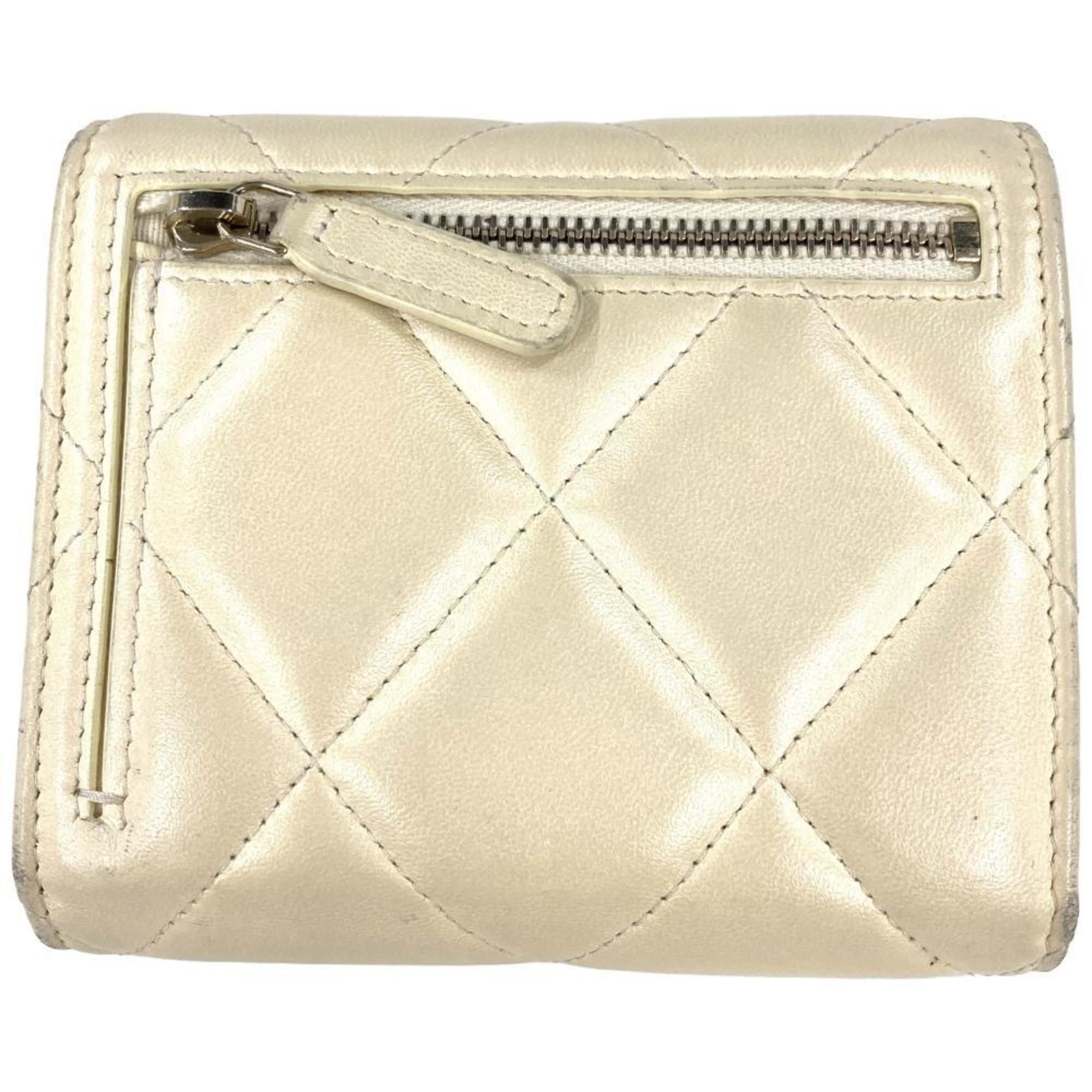 Leather Wallet (Tri-Fold) (Pre-Owned) - Chanel - Modalova