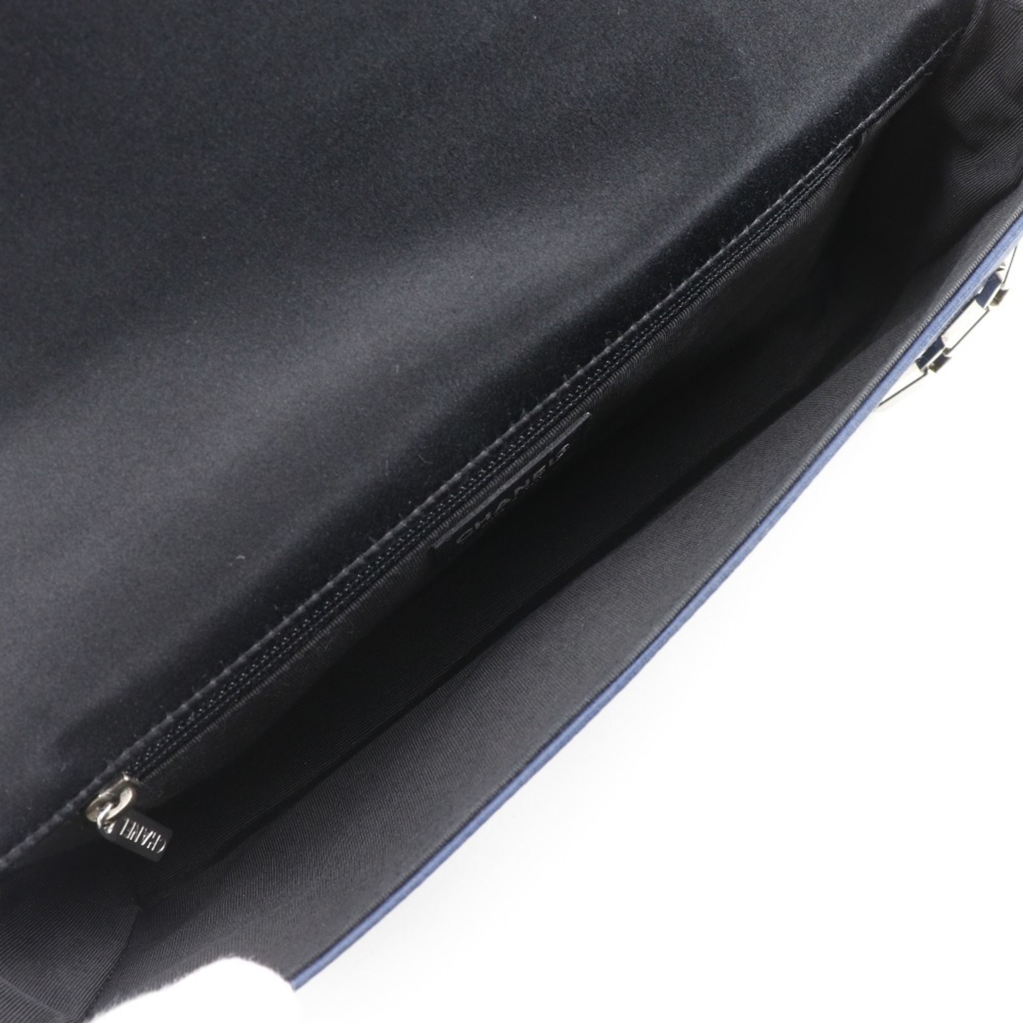 Satin Shoulder Bag (Pre-Owned) - Chanel - Modalova