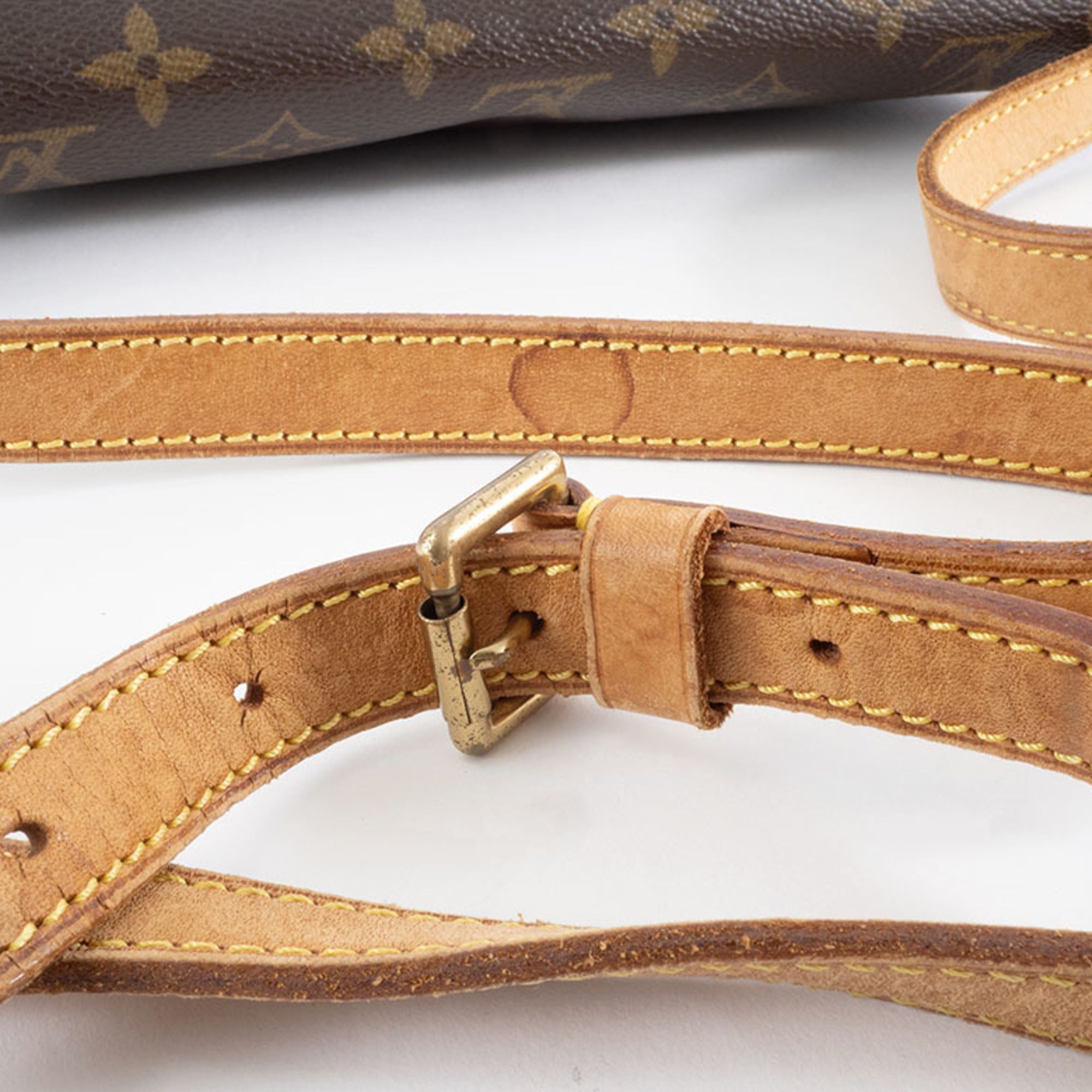 Canvas Shoulder Bag (Pre-Owned) - Louis Vuitton - Modalova
