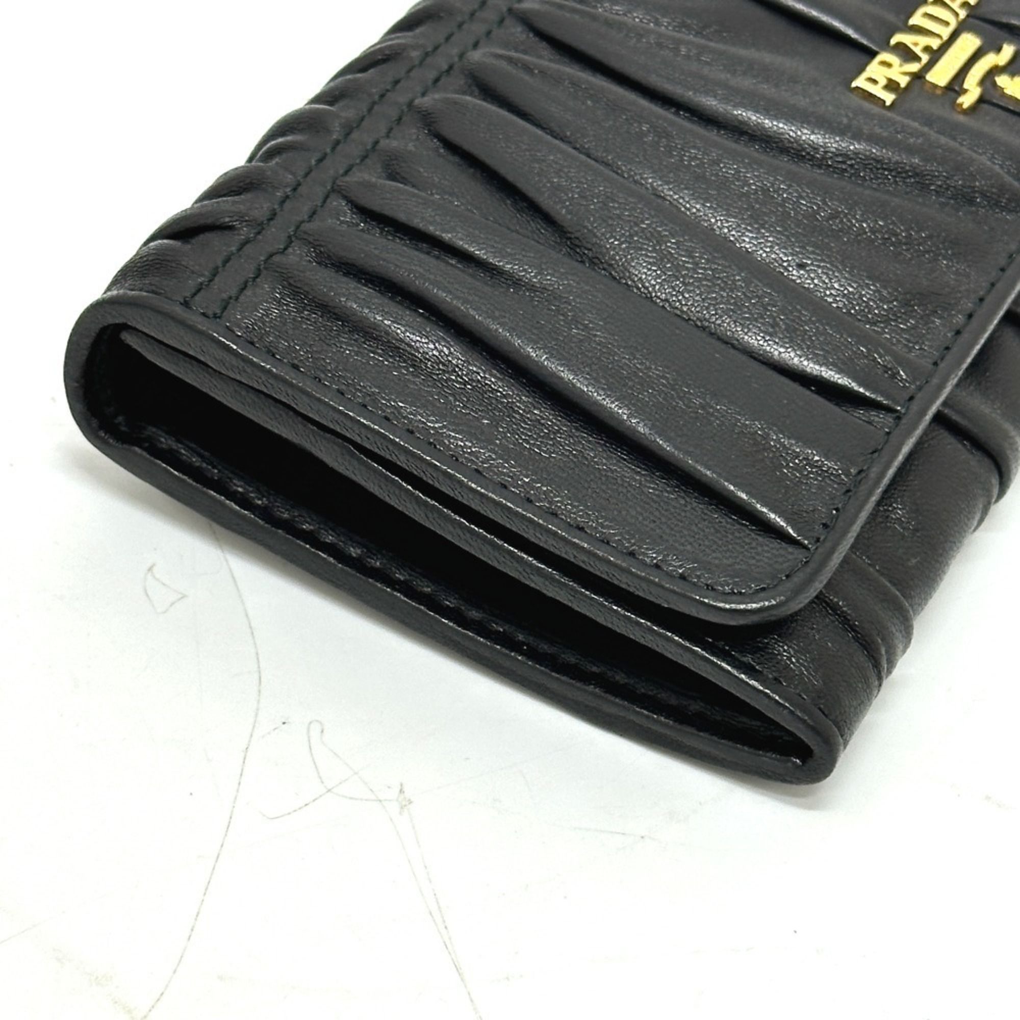Leather Long Wallet (Bi-Fold) (Pre-Owned) - Prada - Modalova