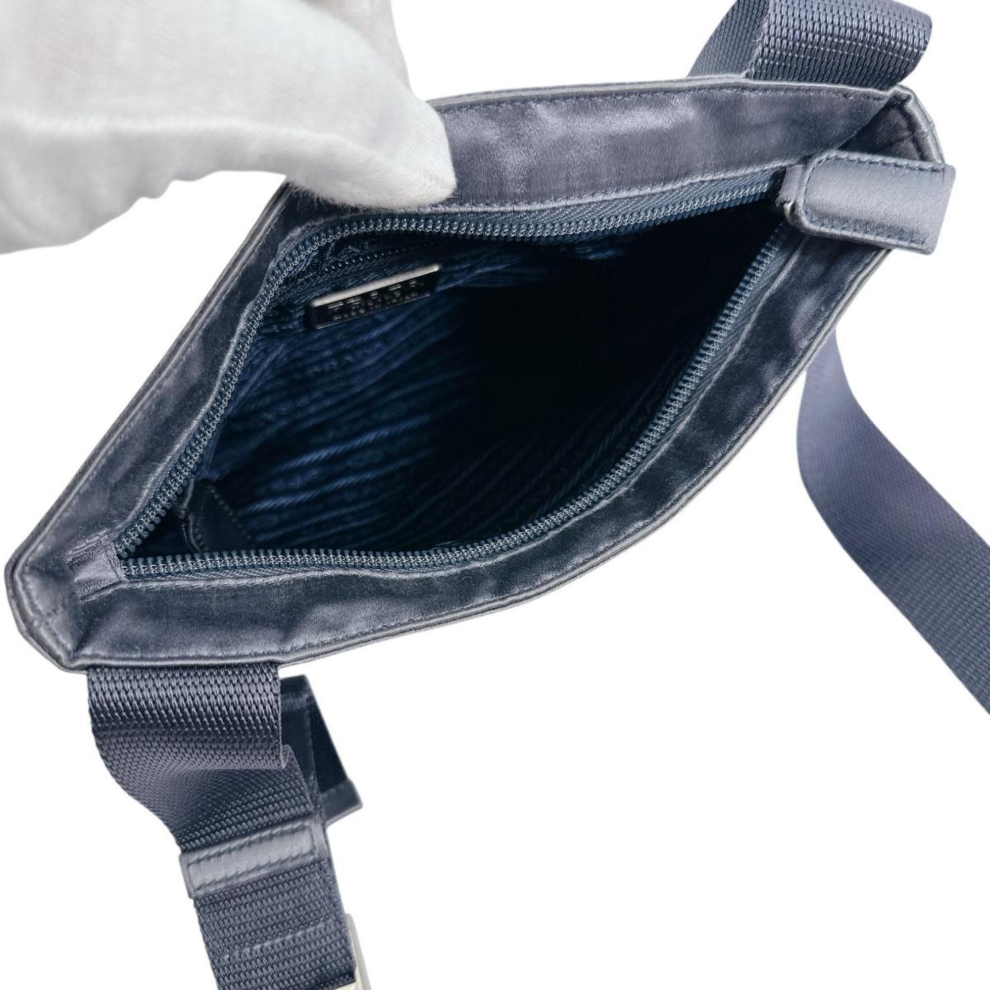 Satin Pochette Shoulder Bag (Pre-Owned) - Prada - Modalova