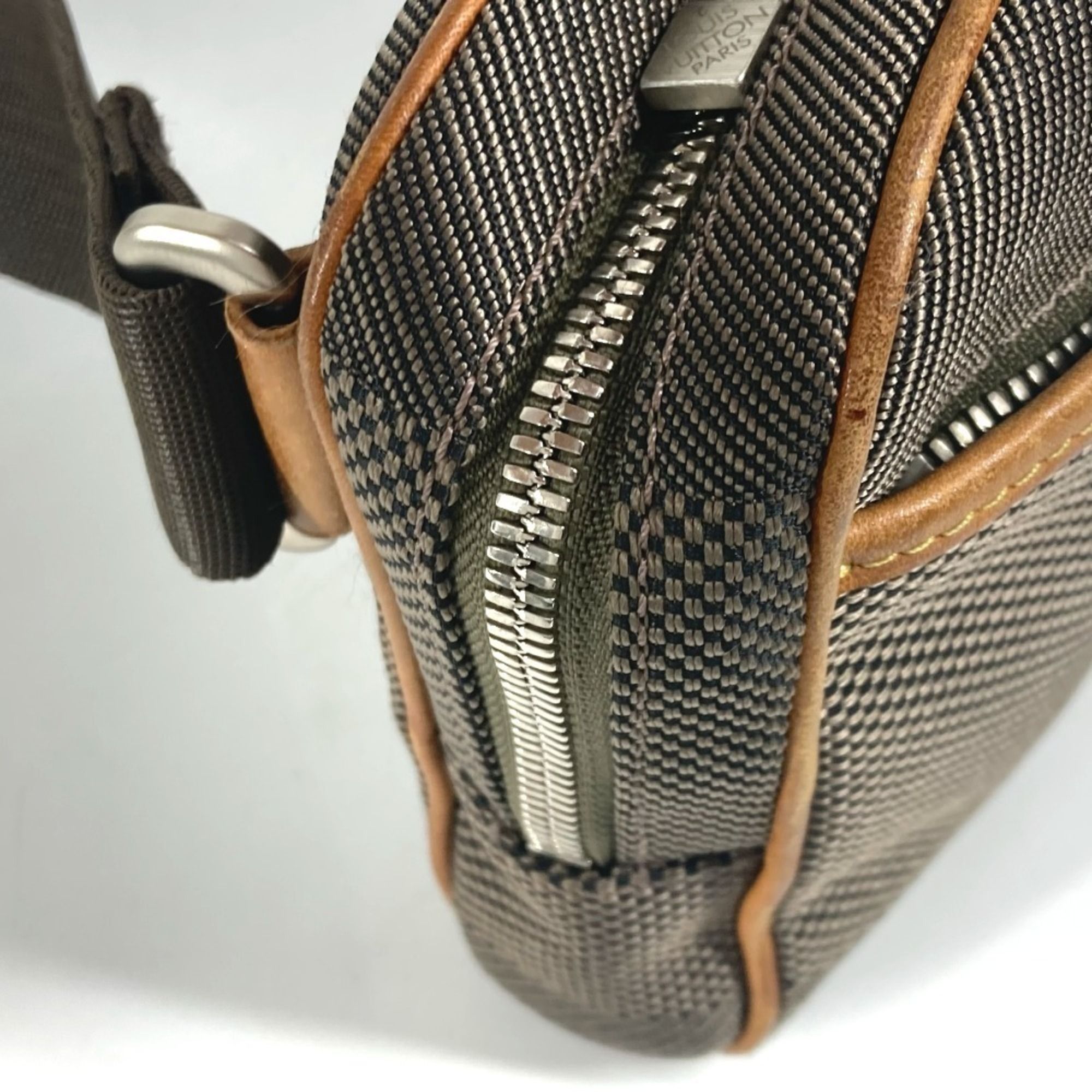 Damier Geant Shoulder Bag Sling Bag (Pre-Owned) - Louis Vuitton - Modalova