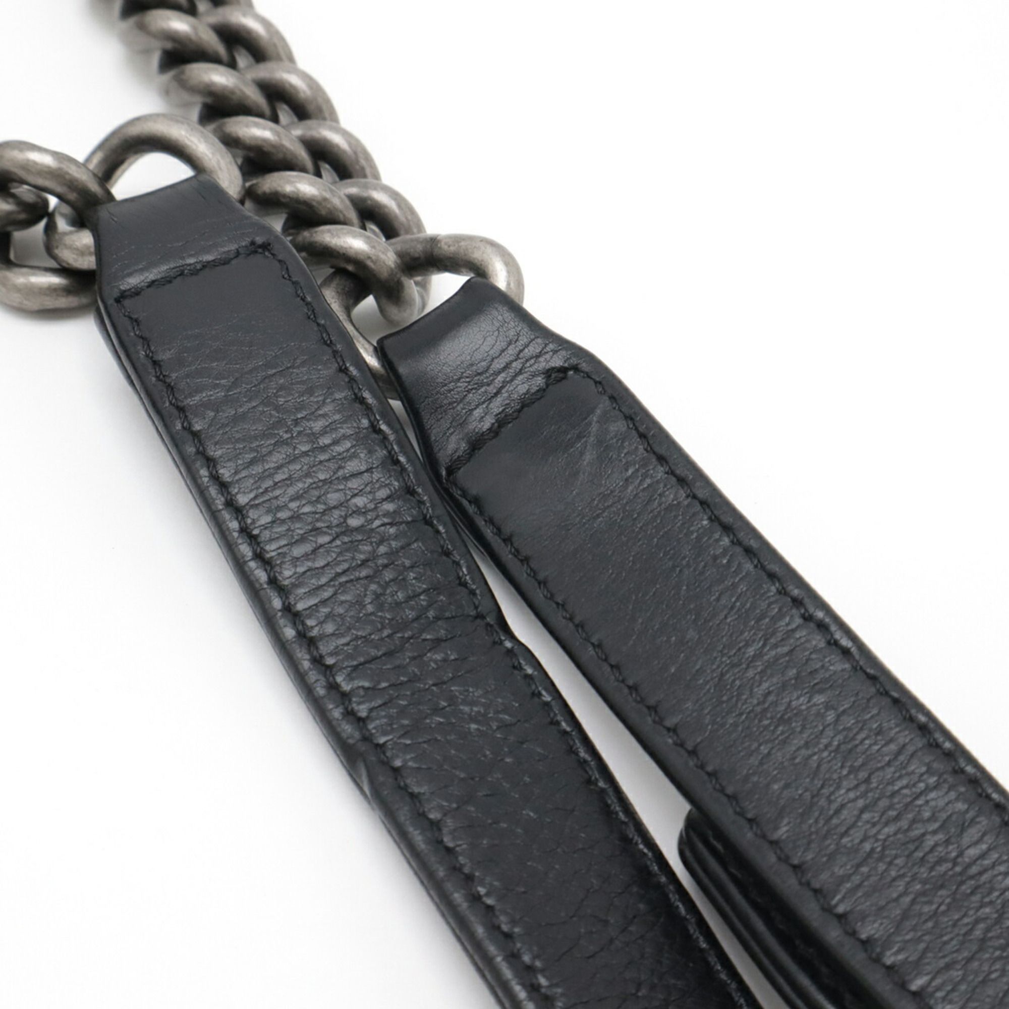 Matelasse Leather Shoulder Bag (Pre-Owned) - Chanel - Modalova