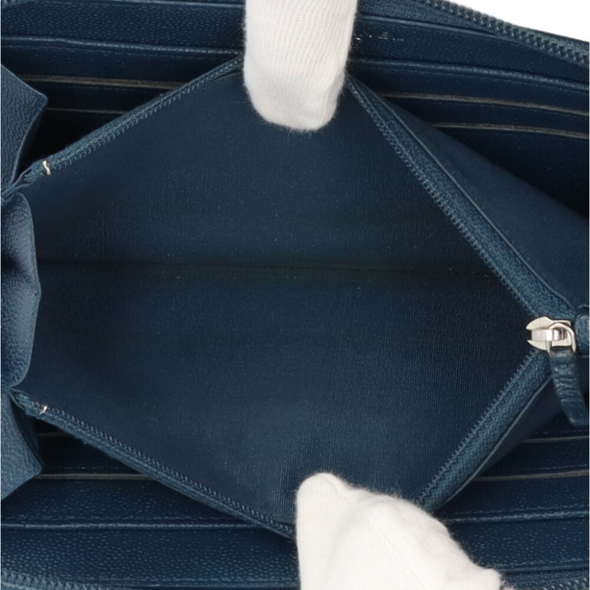 Leather Long Wallet (Bi-Fold) (Pre-Owned) - Chanel - Modalova