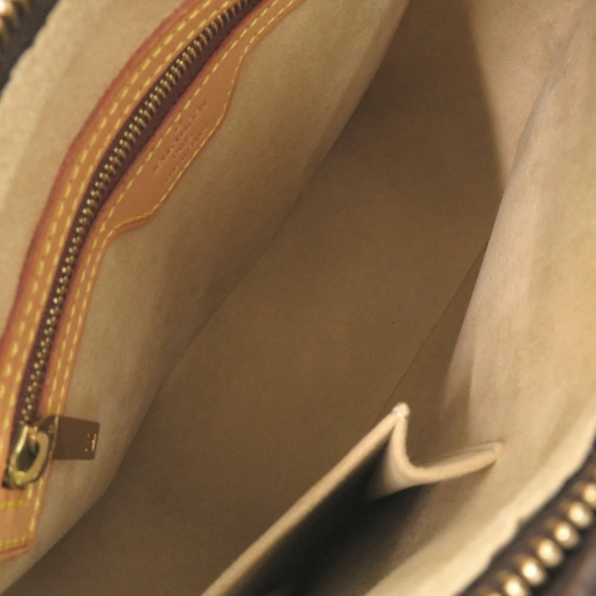 Monogram Canvas Shoulder Bag (Pre-Owned) - Louis Vuitton - Modalova