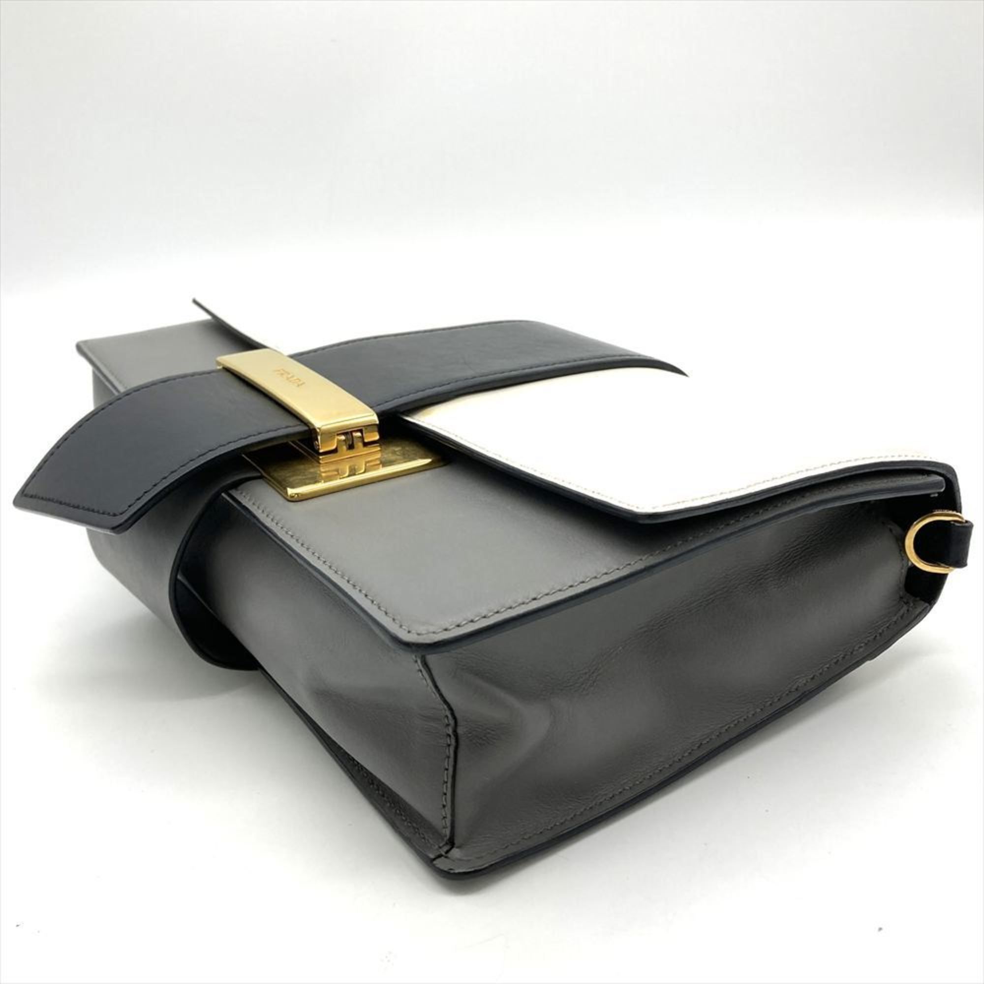 Leather Shoulder Bag (Pre-Owned) - Prada - Modalova