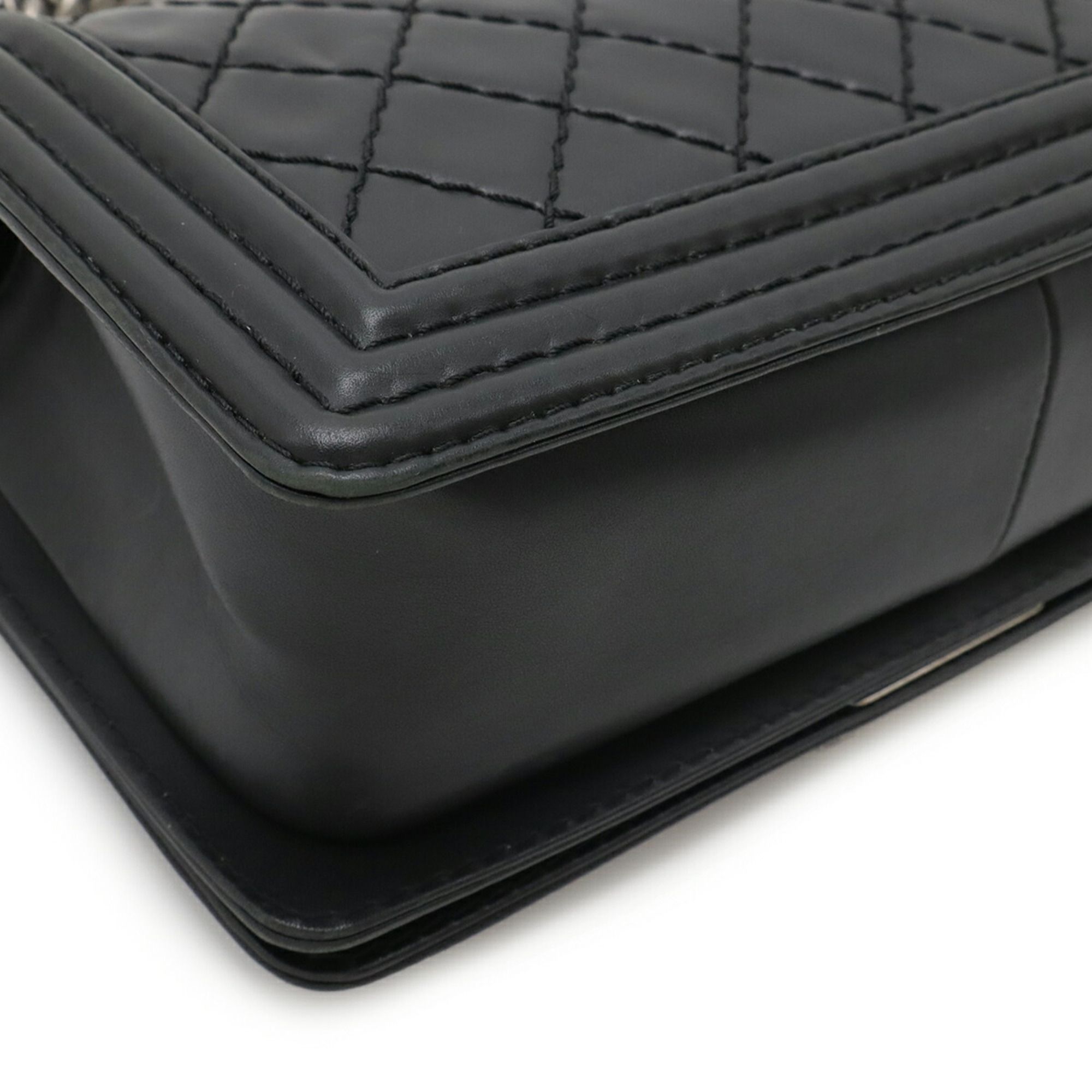 Leather Shoulder Bag (Pre-Owned) - Chanel - Modalova
