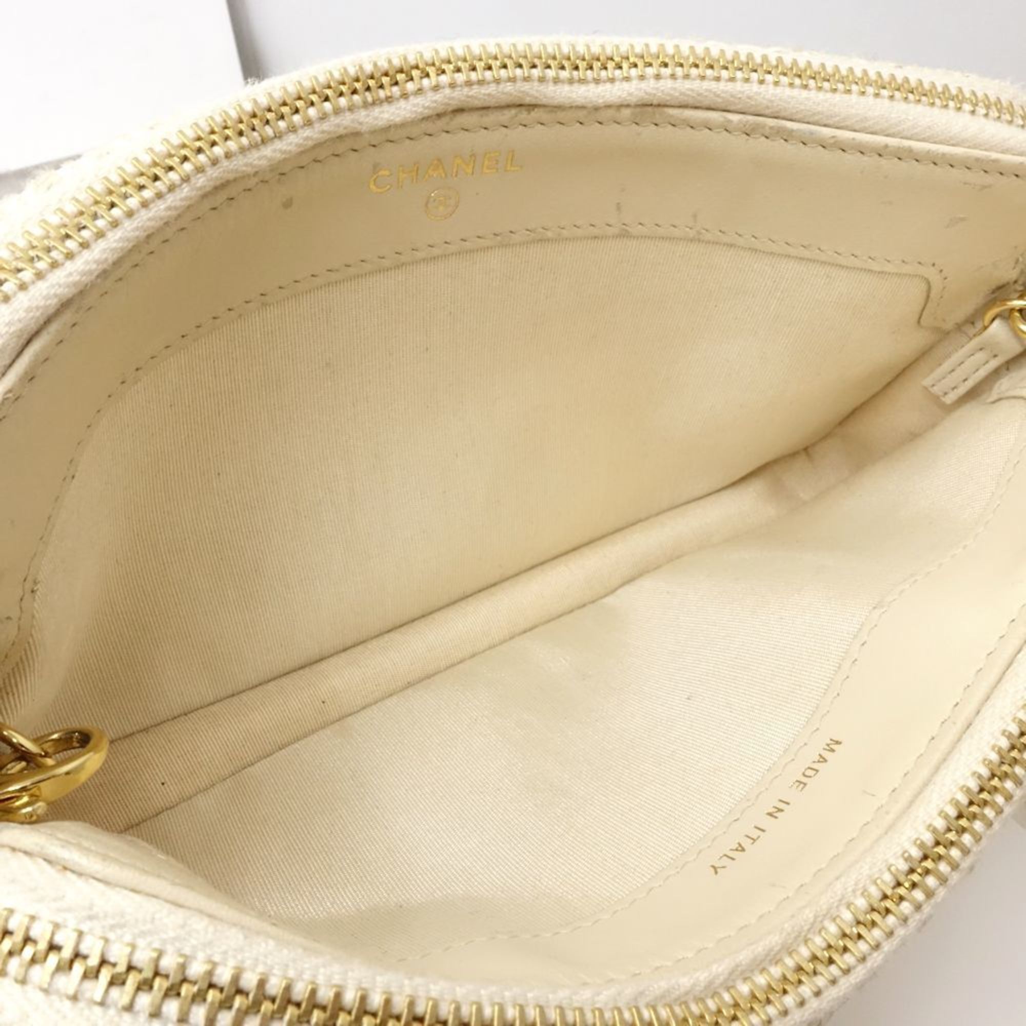 Canvas Shoulder Bag (Pre-Owned) - Chanel - Modalova