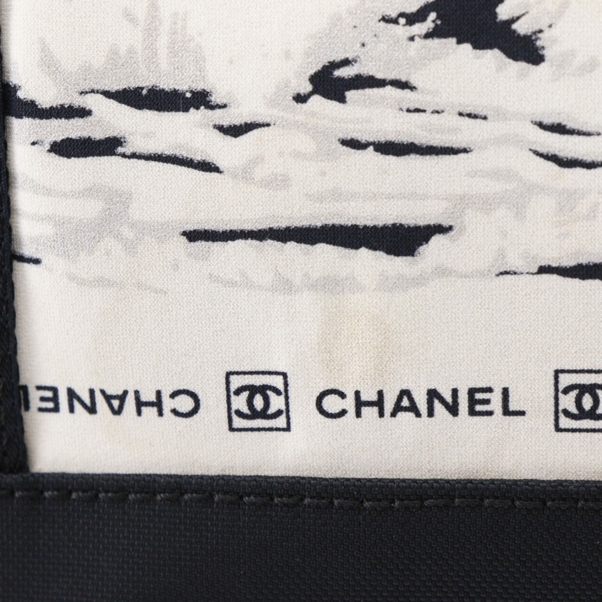 Nylon Handbag (Pre-Owned) - Chanel - Modalova