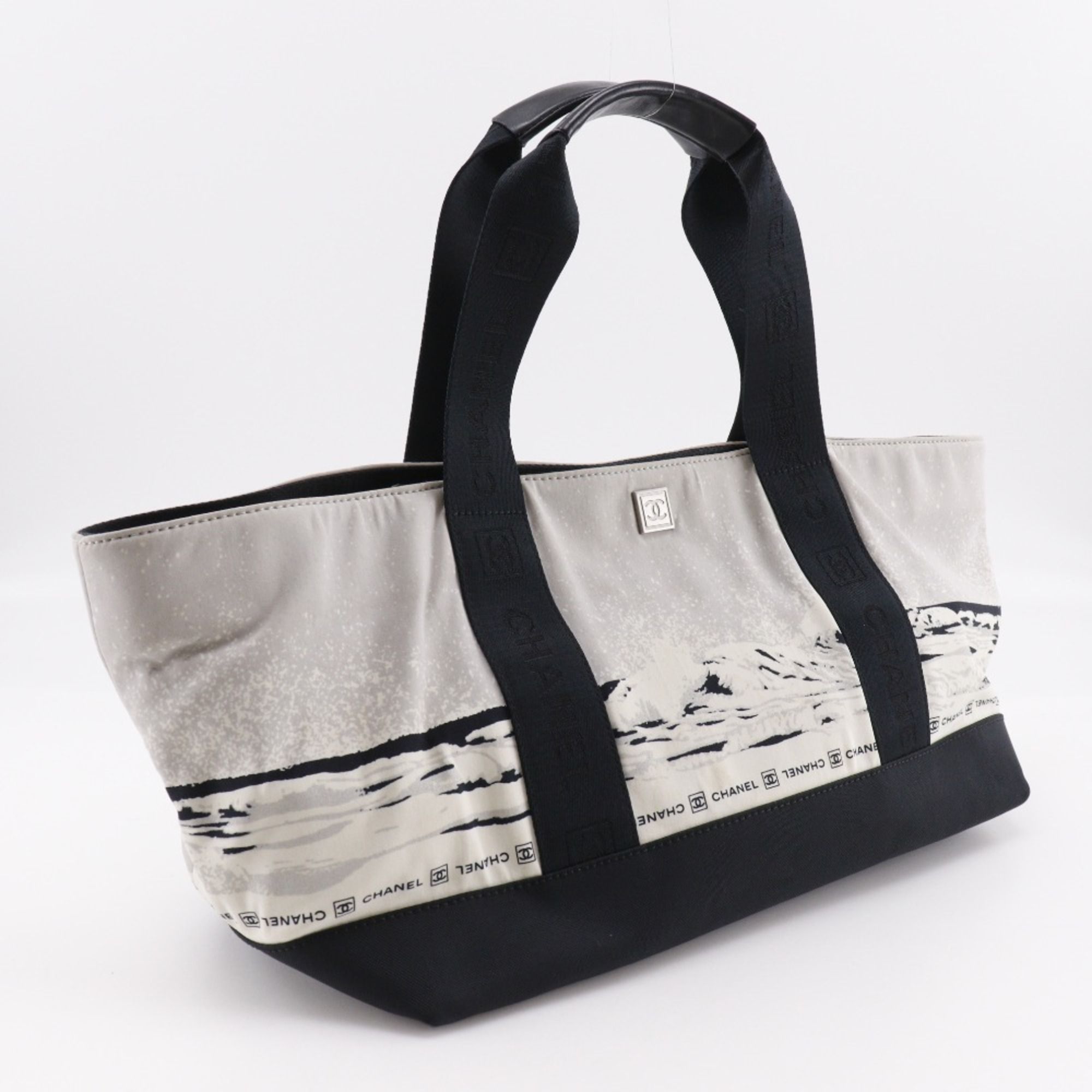 Nylon Handbag (Pre-Owned) - Chanel - Modalova