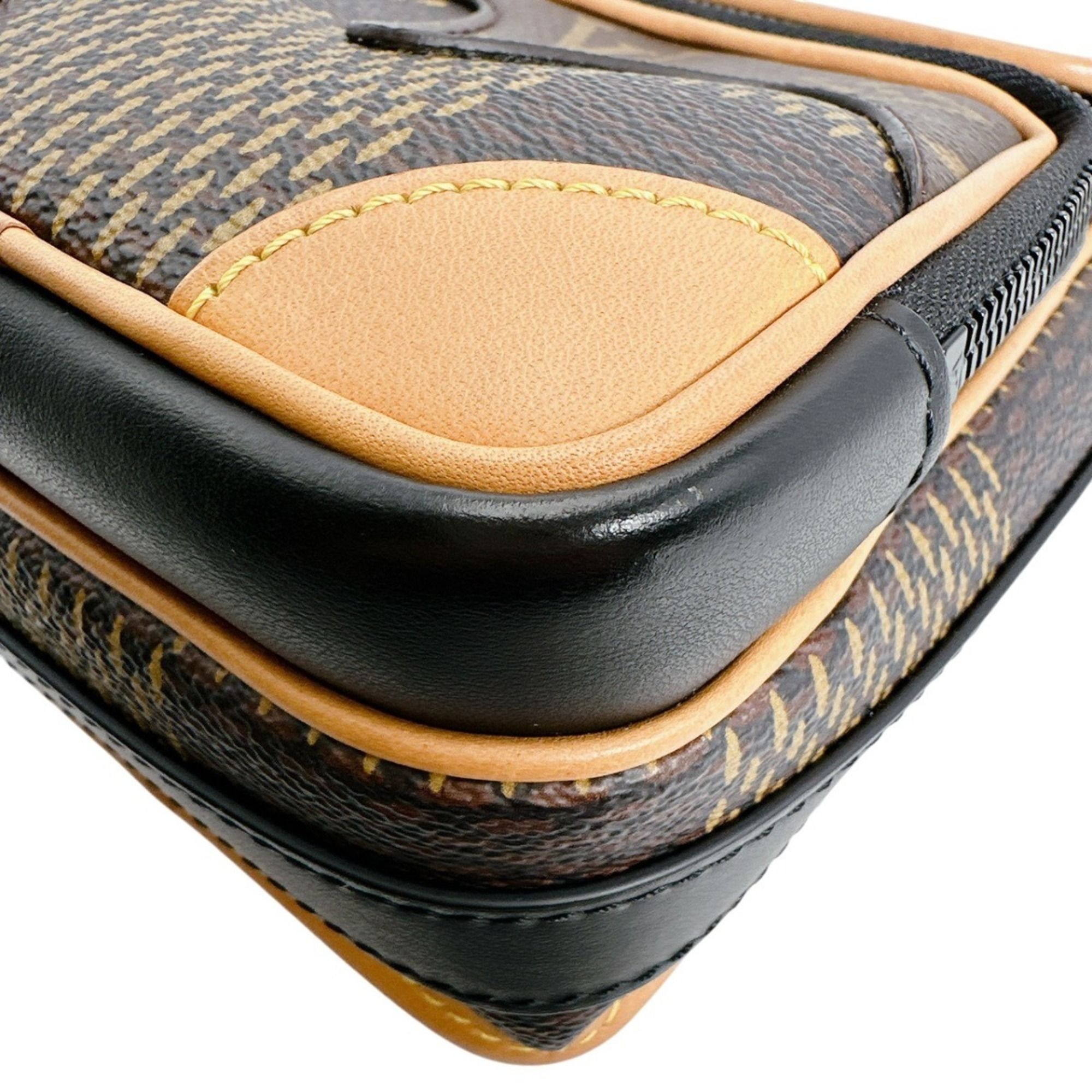 Damier Canvas Messenger Bag (Pre-Owned) - Louis Vuitton - Modalova