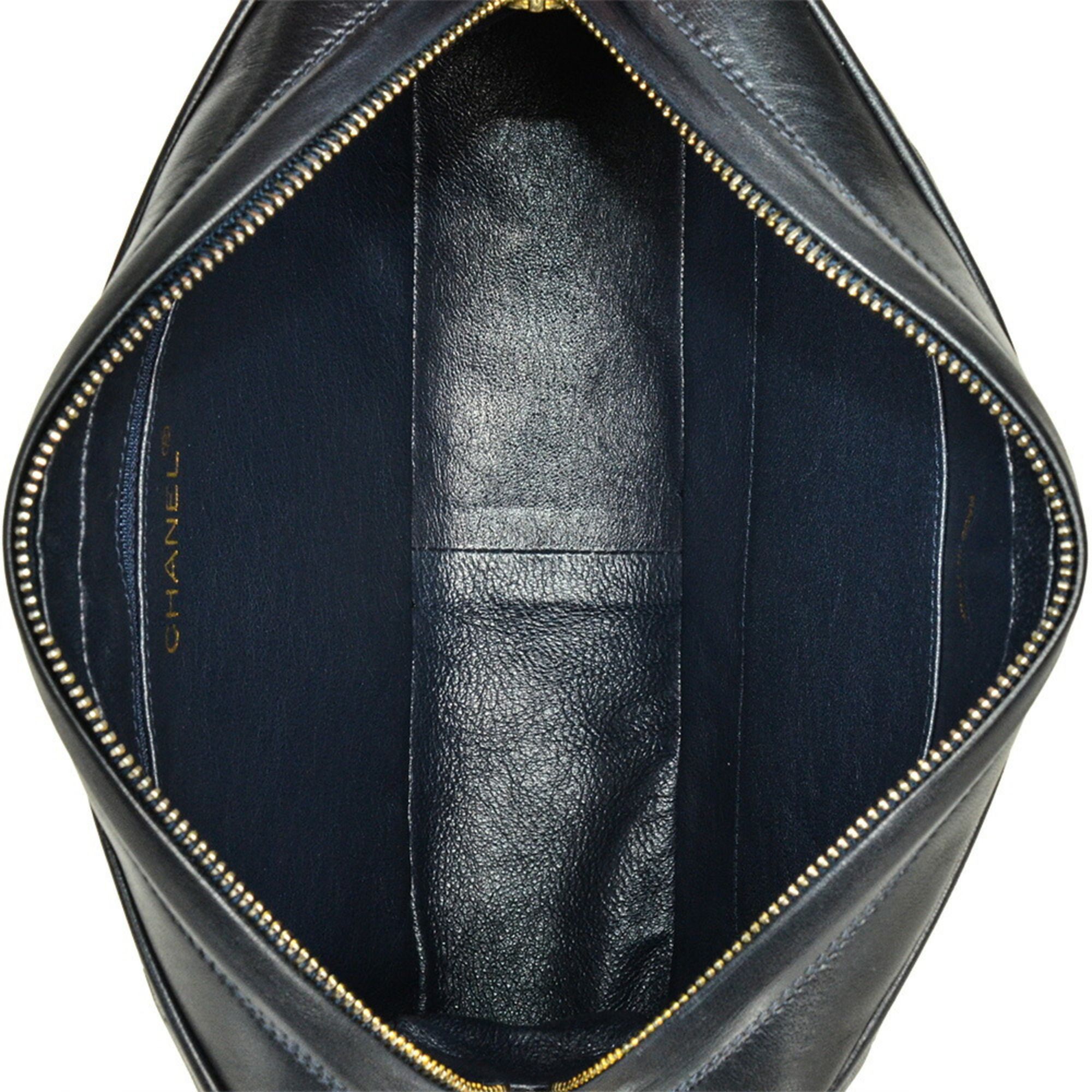 Matelasse Leather Shoulder Bag (Pre-Owned) - Chanel - Modalova
