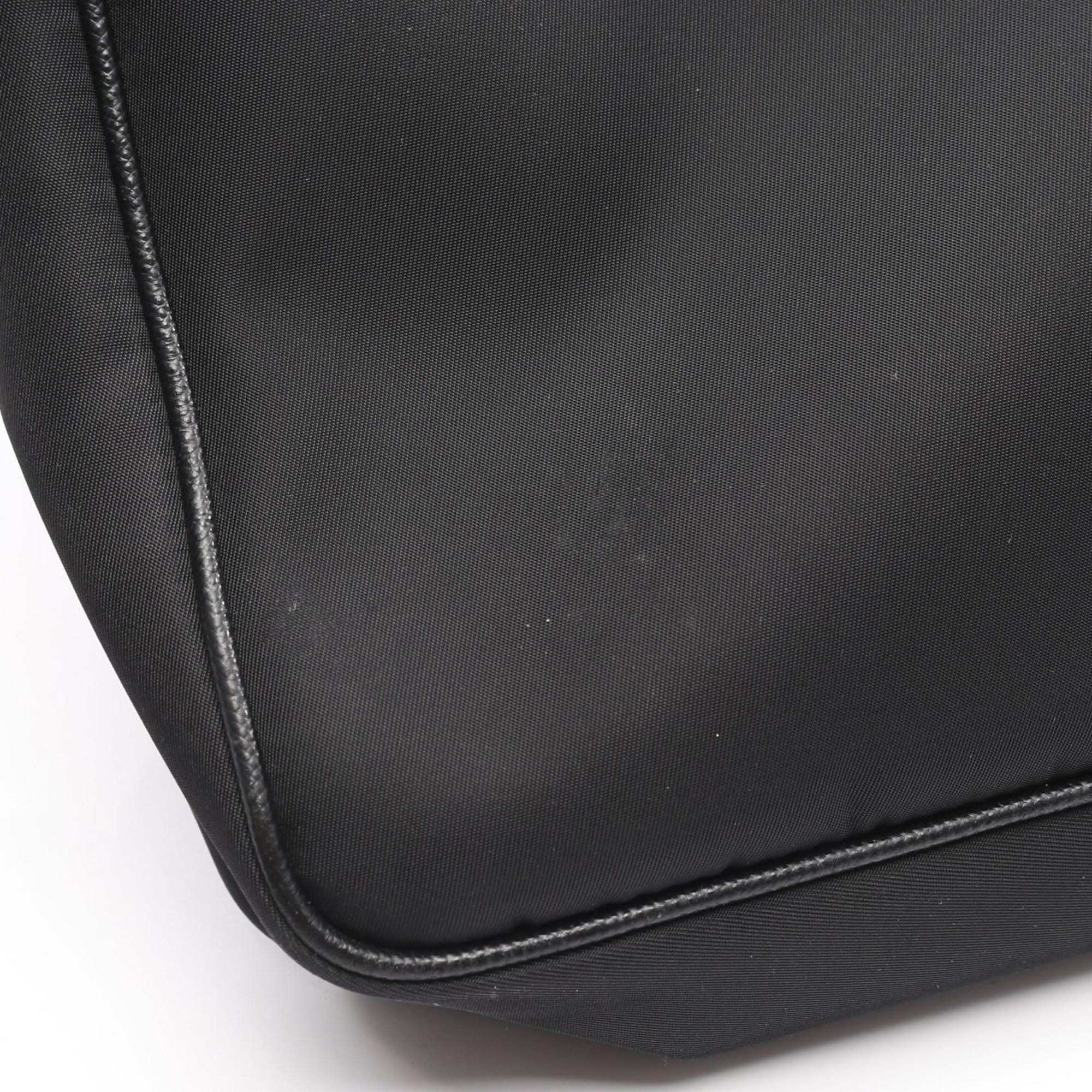 Nylon Saffiano Triangle Shoulder Bag (Pre-Owned) - Prada - Modalova