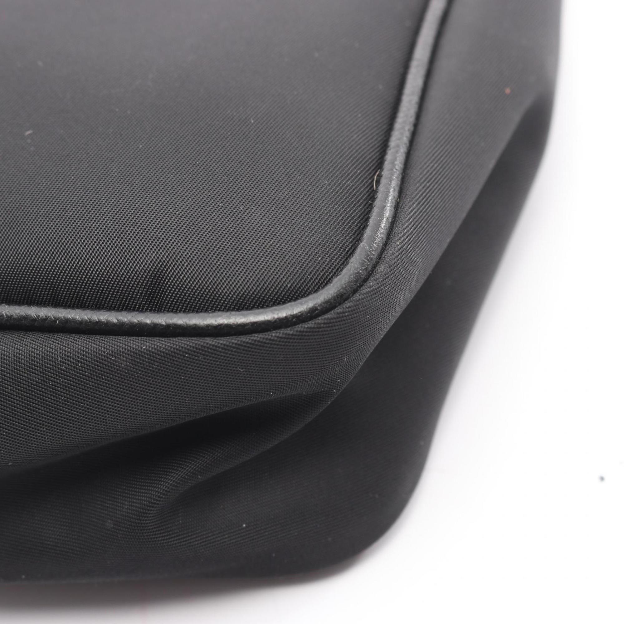 Nylon Saffiano Triangle Shoulder Bag (Pre-Owned) - Prada - Modalova