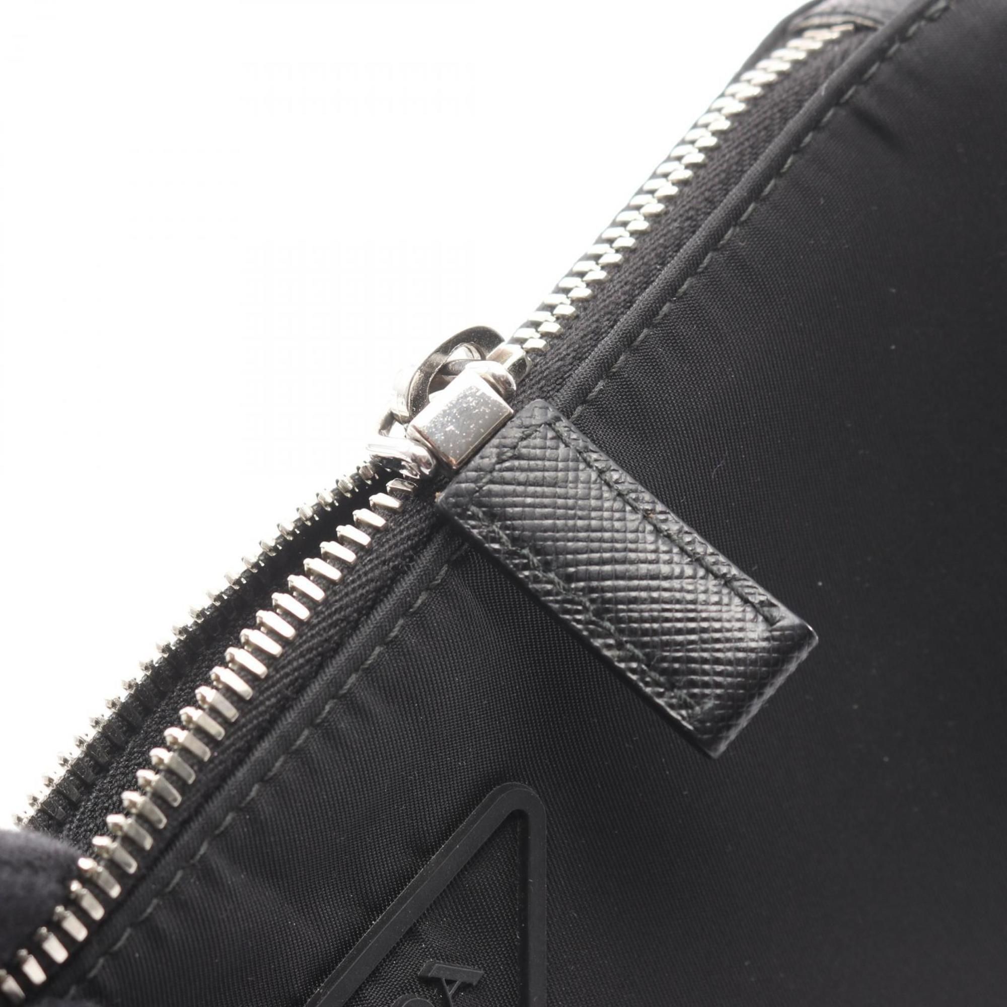 Nylon Saffiano Triangle Shoulder Bag (Pre-Owned) - Prada - Modalova