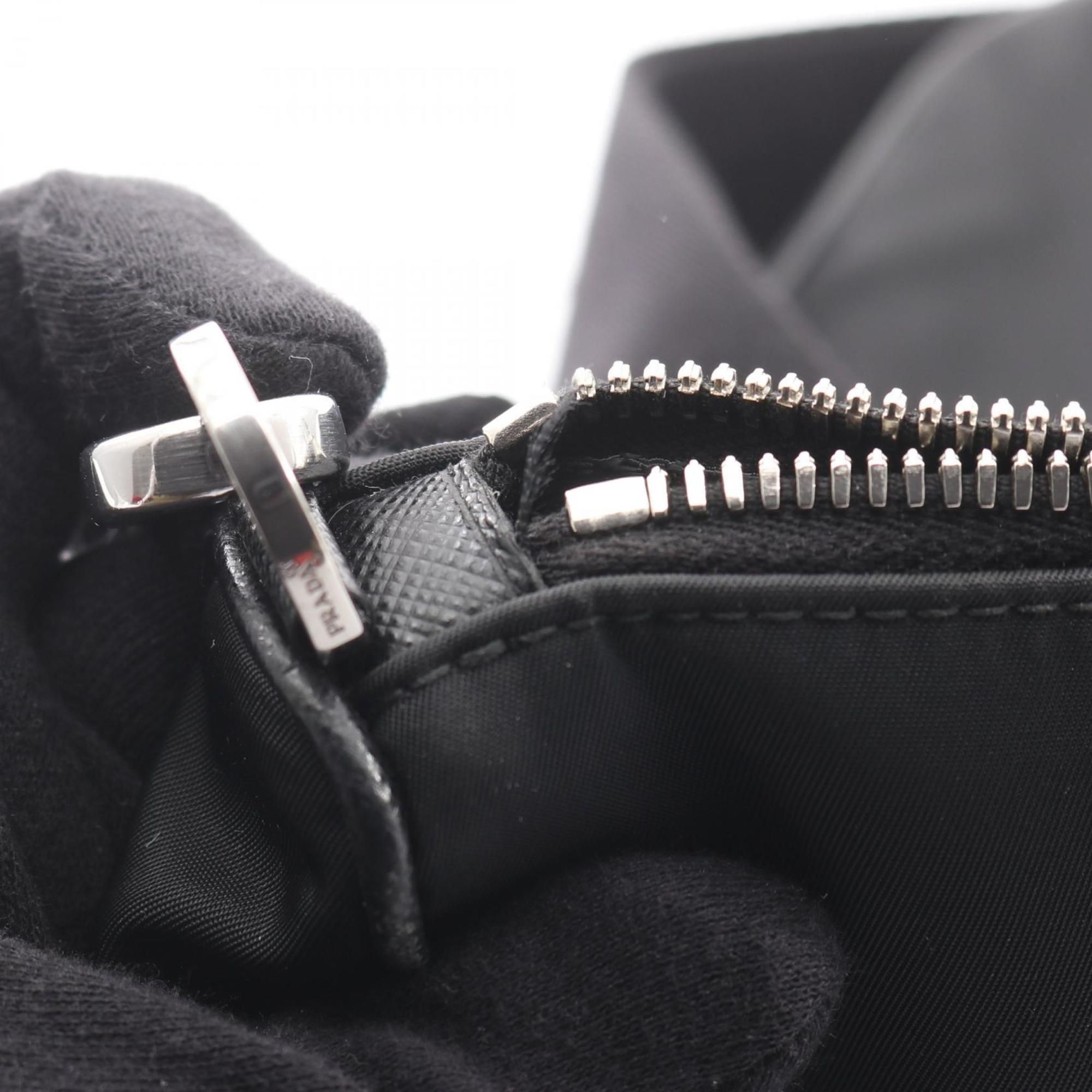 Nylon Saffiano Triangle Shoulder Bag (Pre-Owned) - Prada - Modalova