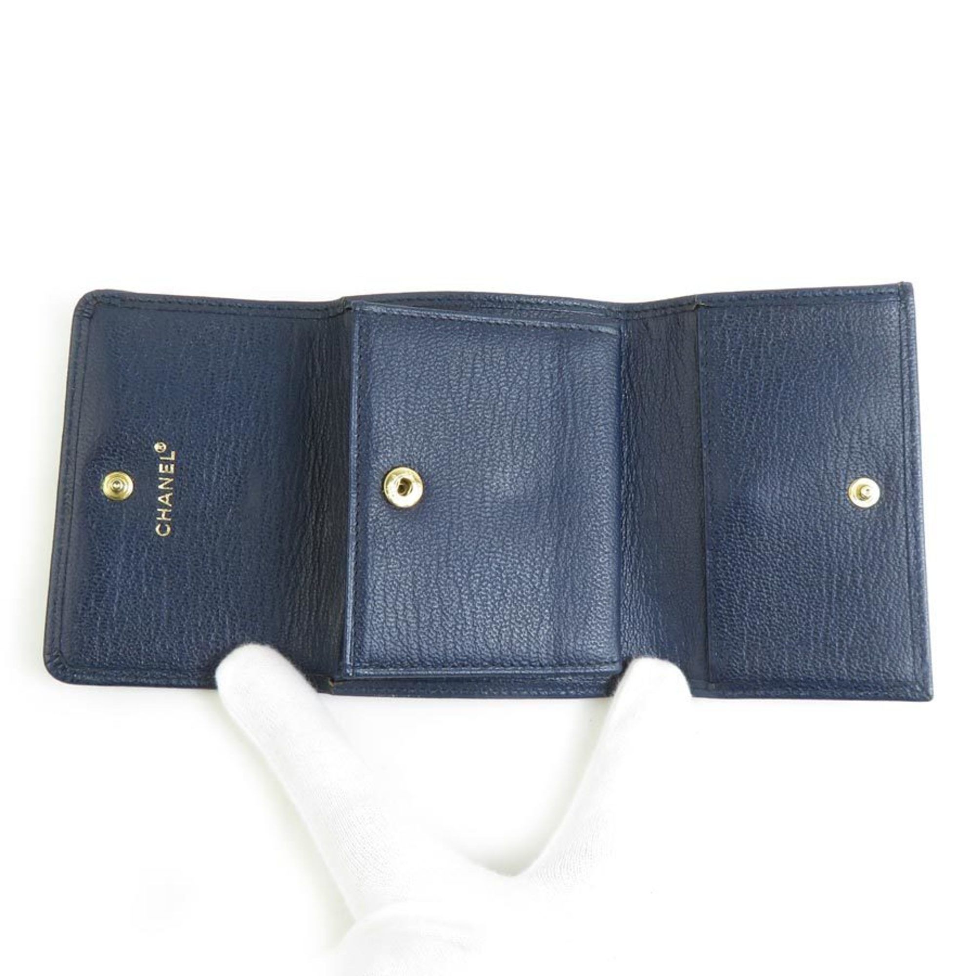 Leather Wallet (Tri-Fold) (Pre-Owned) - Chanel - Modalova