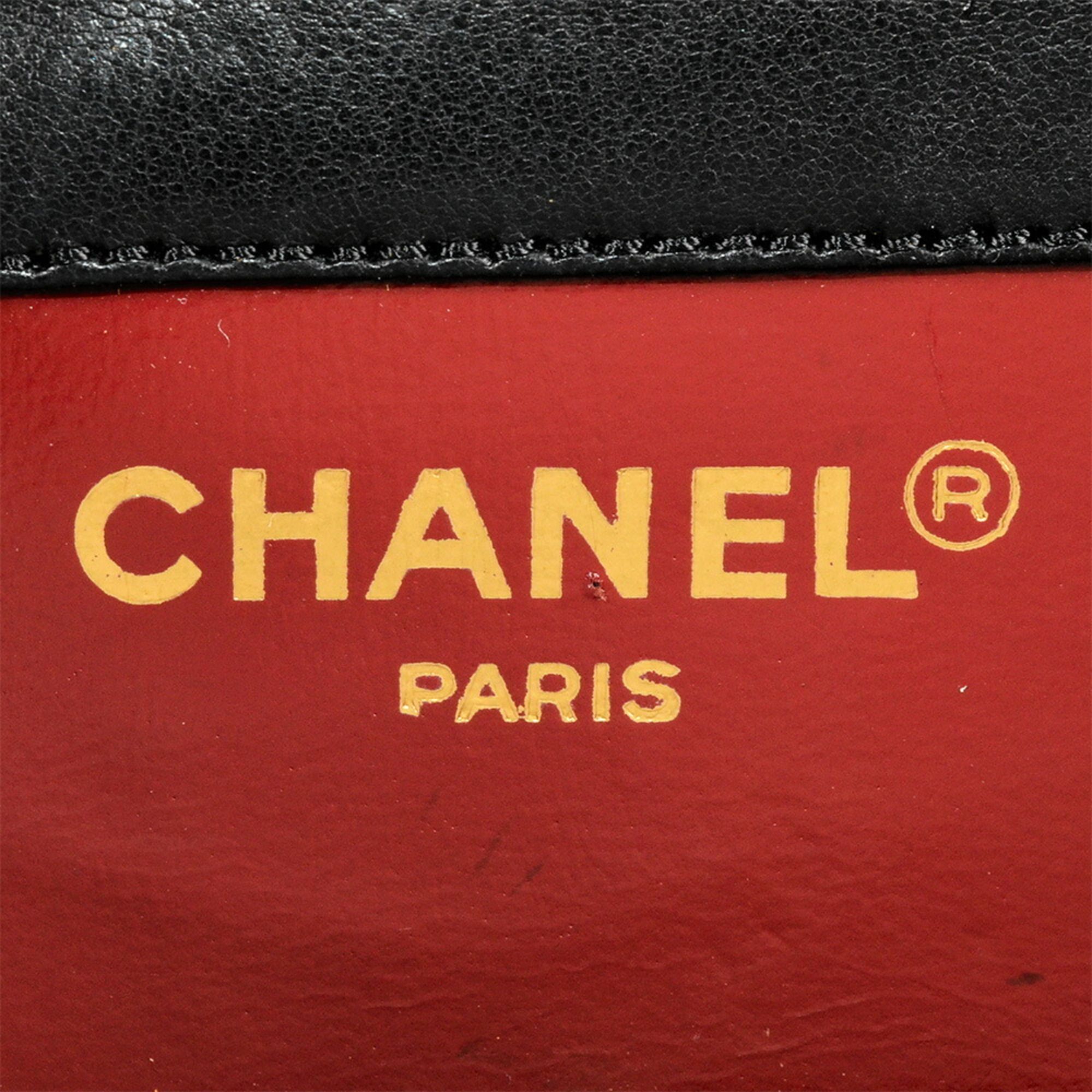 Leather Shoulder Bag (Pre-Owned) - Chanel - Modalova