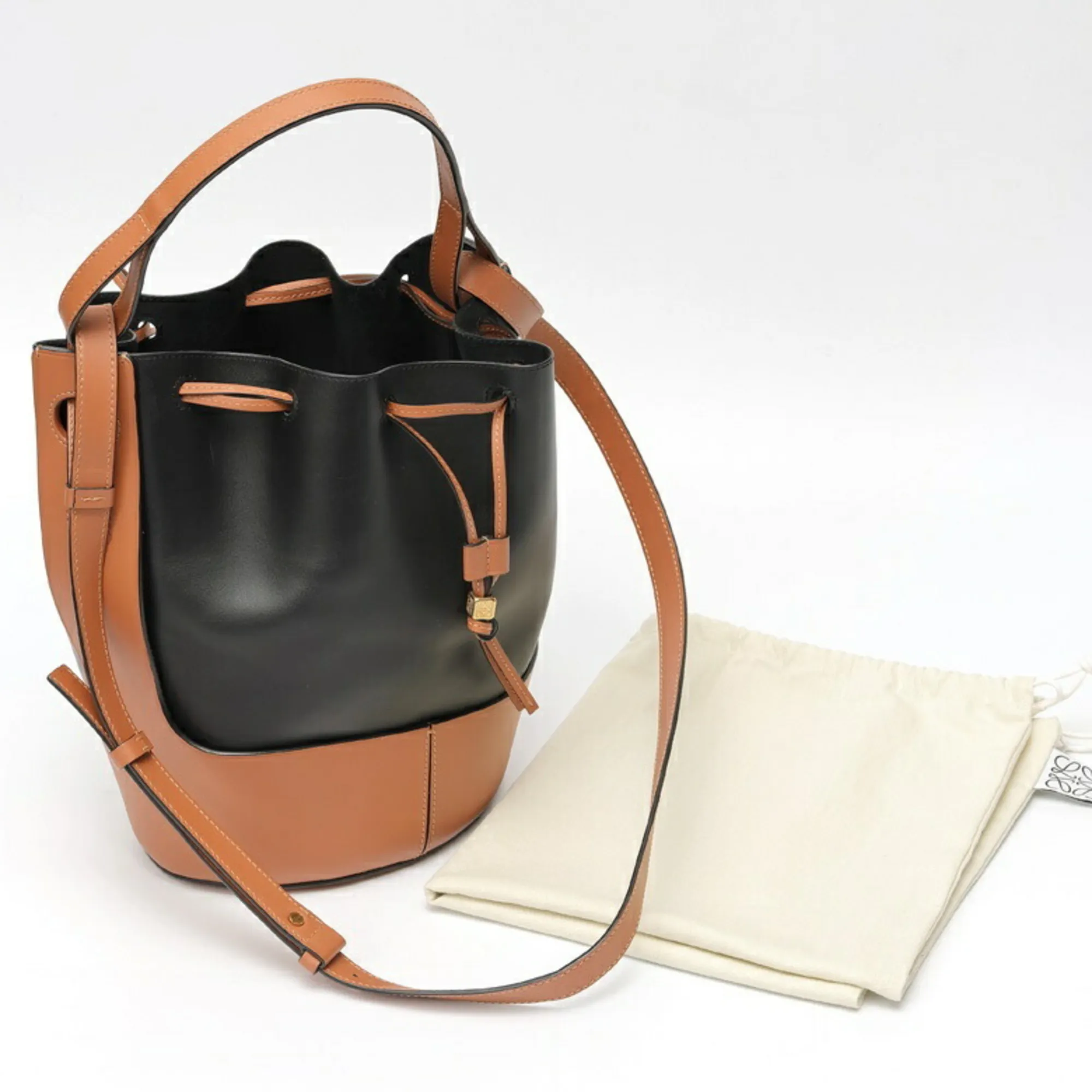 Leather Shoulder Bag (Pre-Owned) - Loewe - Modalova