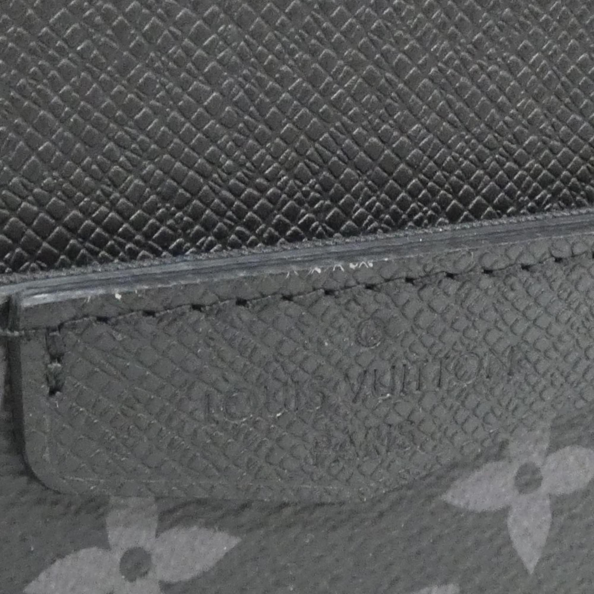 Taigarama Coated Canvas Leather Shoulder Bag (Pre-Owned) - Louis Vuitton - Modalova