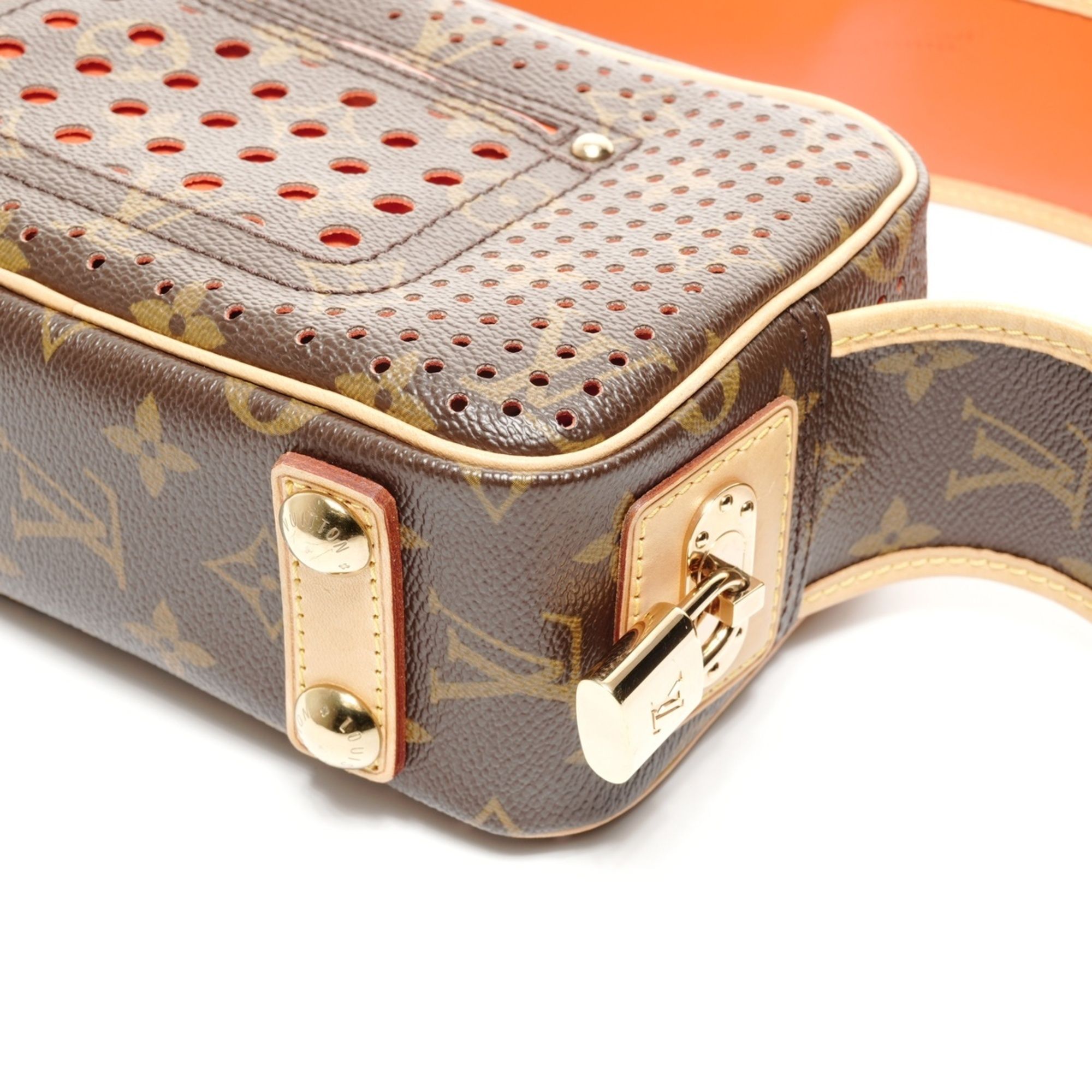 Perforated Shoulder Bag (Pre-Owned) - Louis Vuitton - Modalova