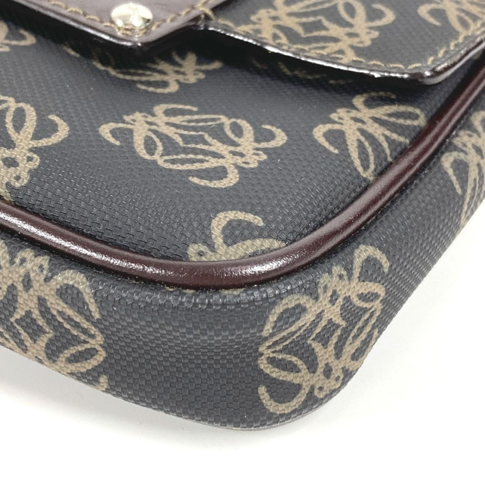 Pvc Leather Pouch (Pre-Owned) - Loewe - Modalova