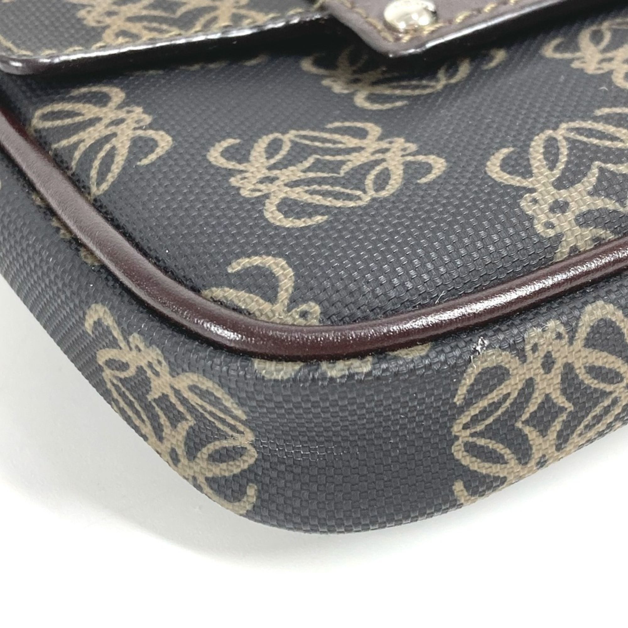 Pvc Leather Pouch (Pre-Owned) - Loewe - Modalova