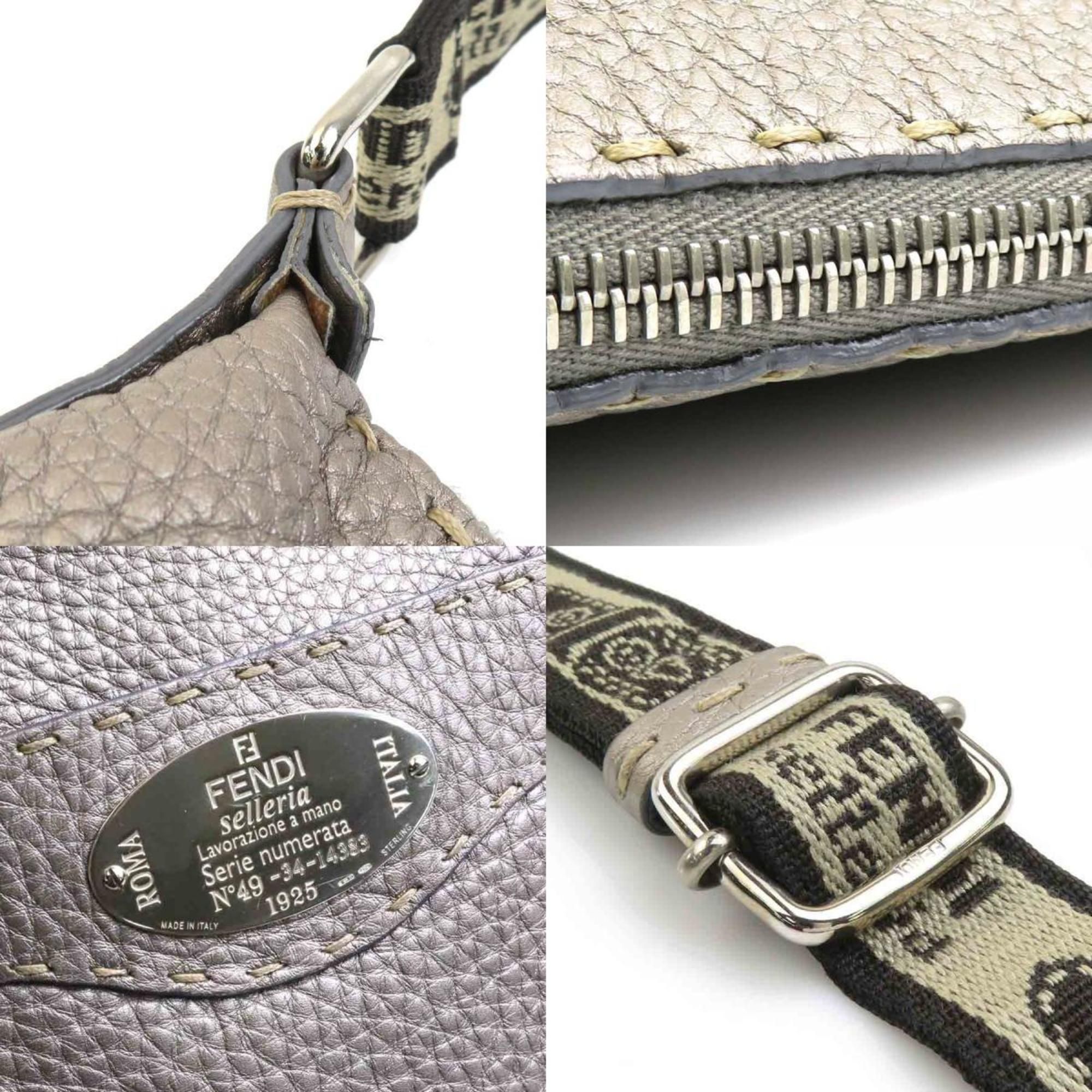 Leather Canvas Shoulder Bag (Pre-Owned) - Fendi - Modalova