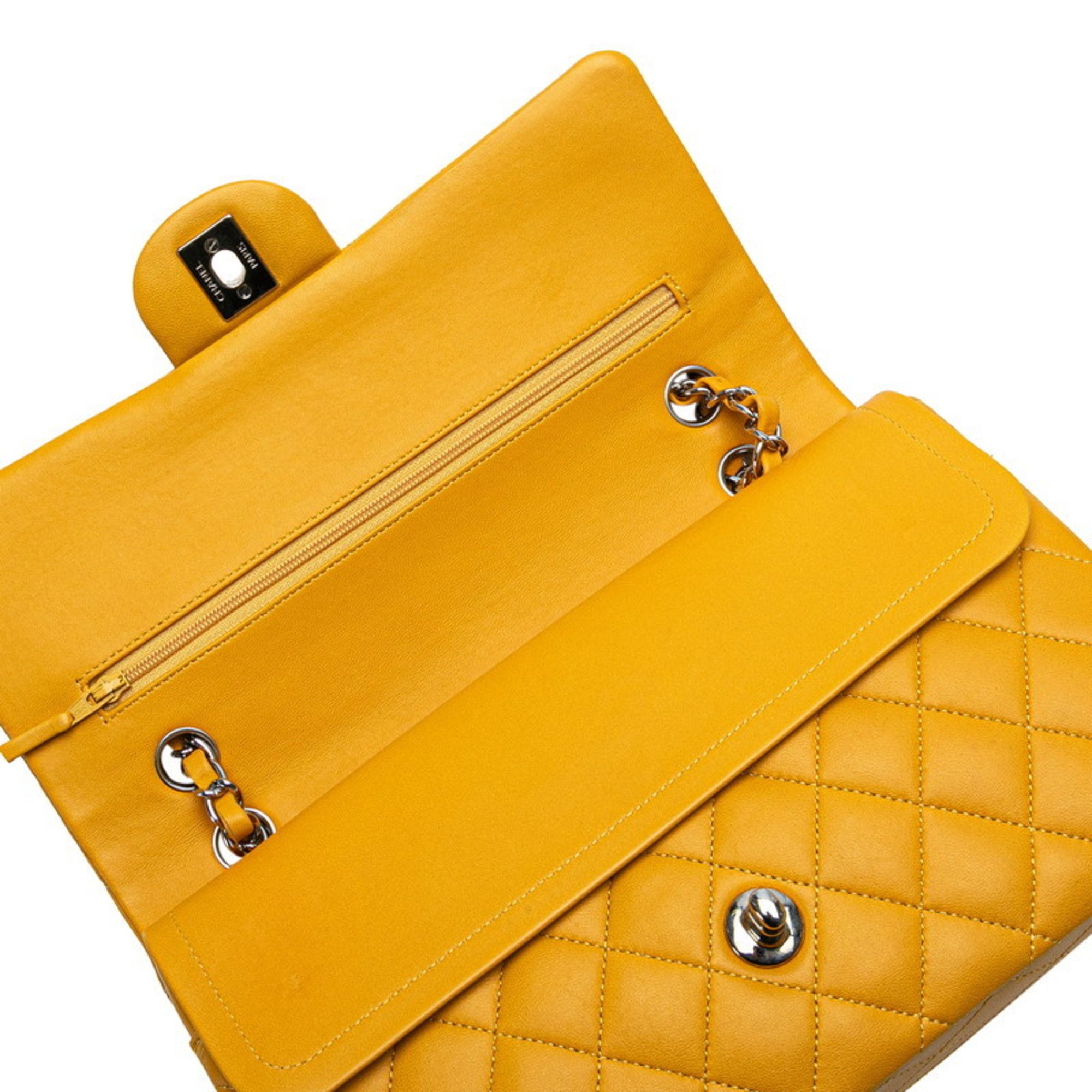 Leather Shoulder Bag (Pre-Owned) - Chanel - Modalova