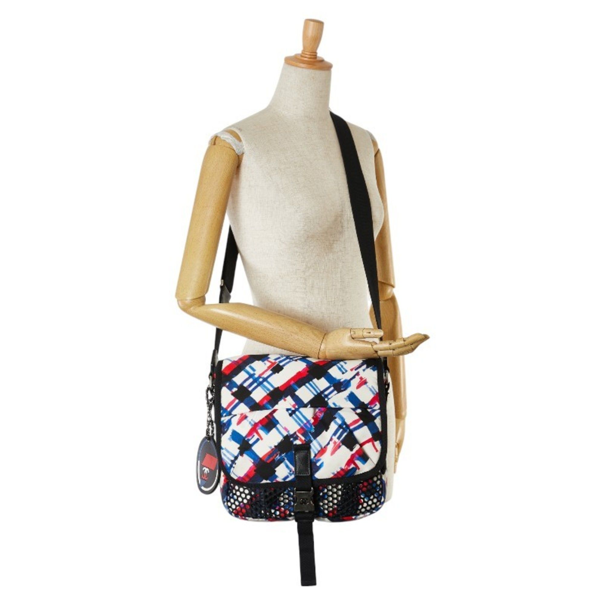 Nylon Shoulder Bag (Pre-Owned) - Chanel - Modalova