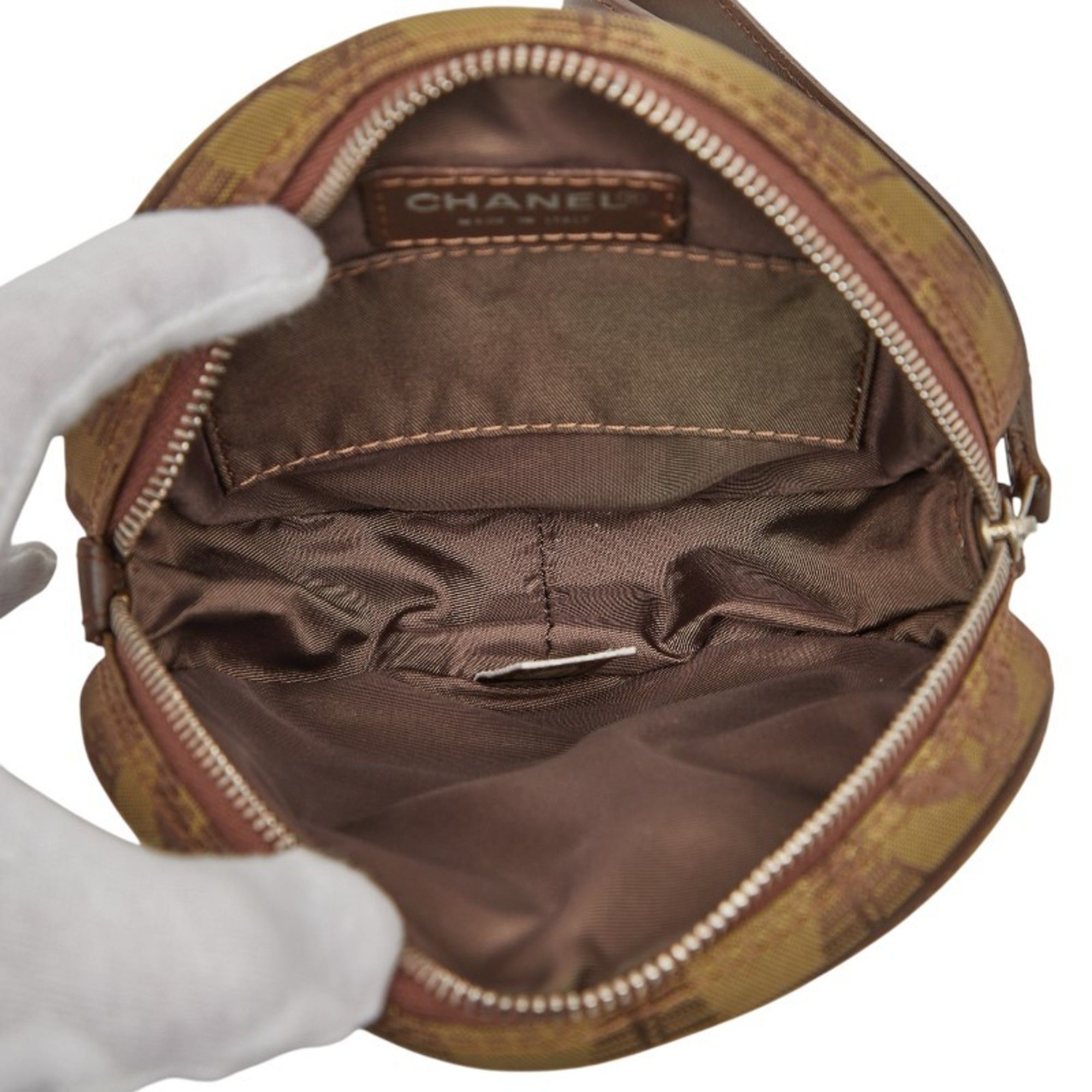 Canvas Leather Pouch (Pre-Owned) - Chanel - Modalova