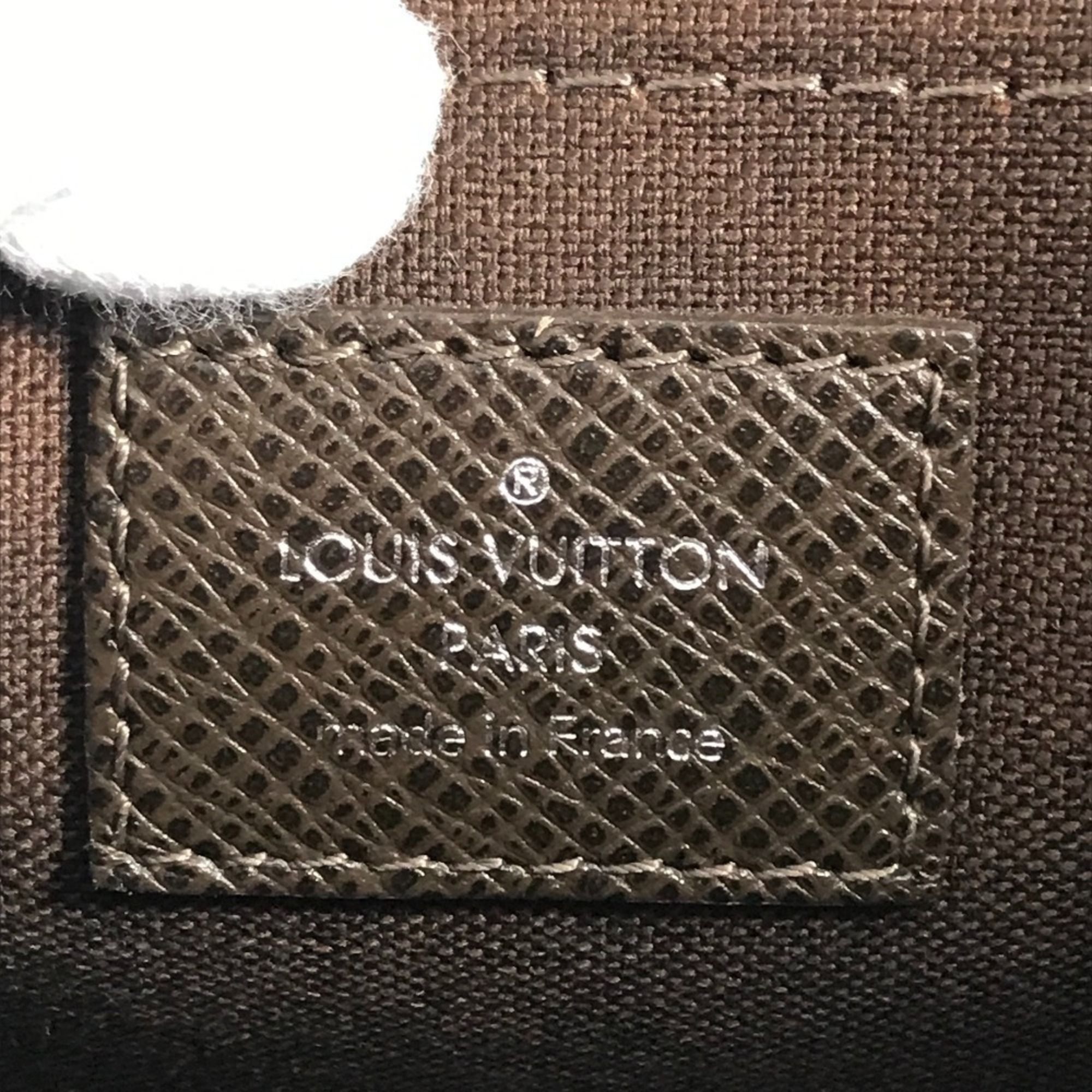 Taiga Leather Messenger Bag Shoulder Bag (Pre-Owned) - Louis Vuitton - Modalova