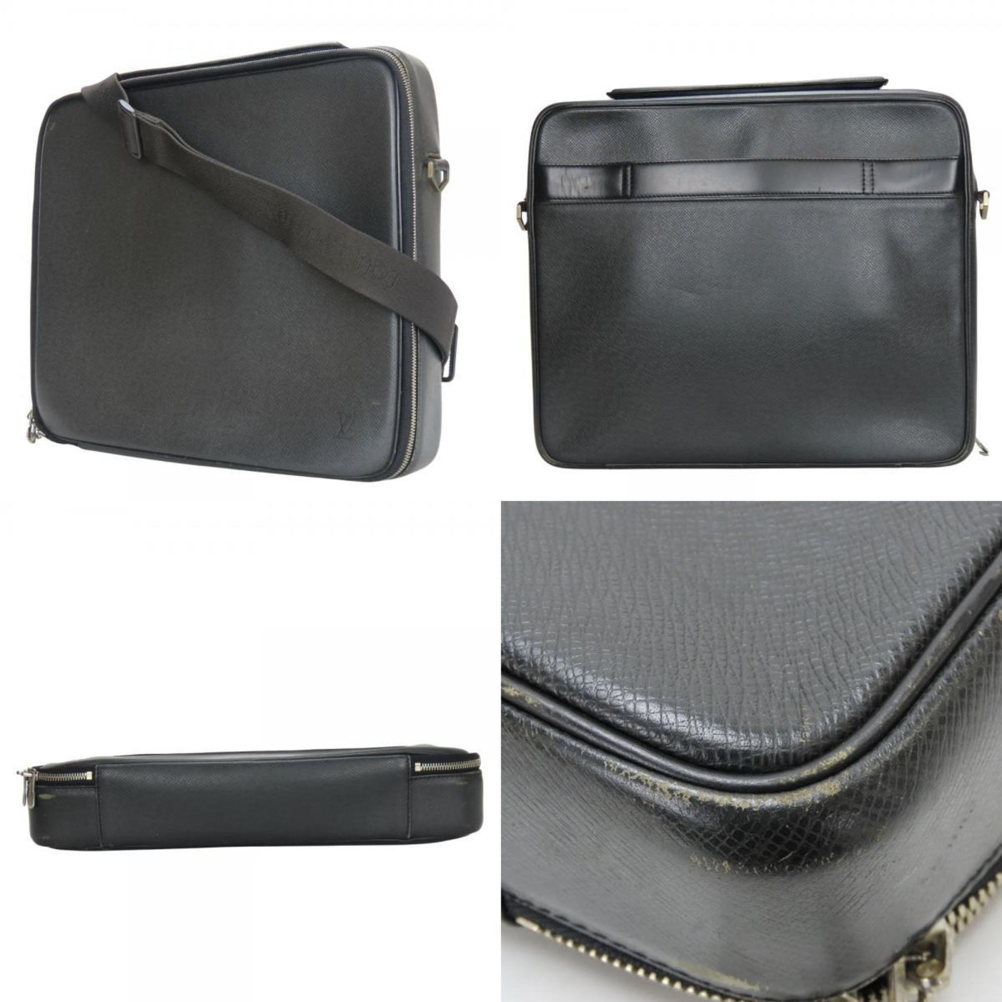 Taiga Leather Shoulder Bag (Pre-Owned) - Louis Vuitton - Modalova