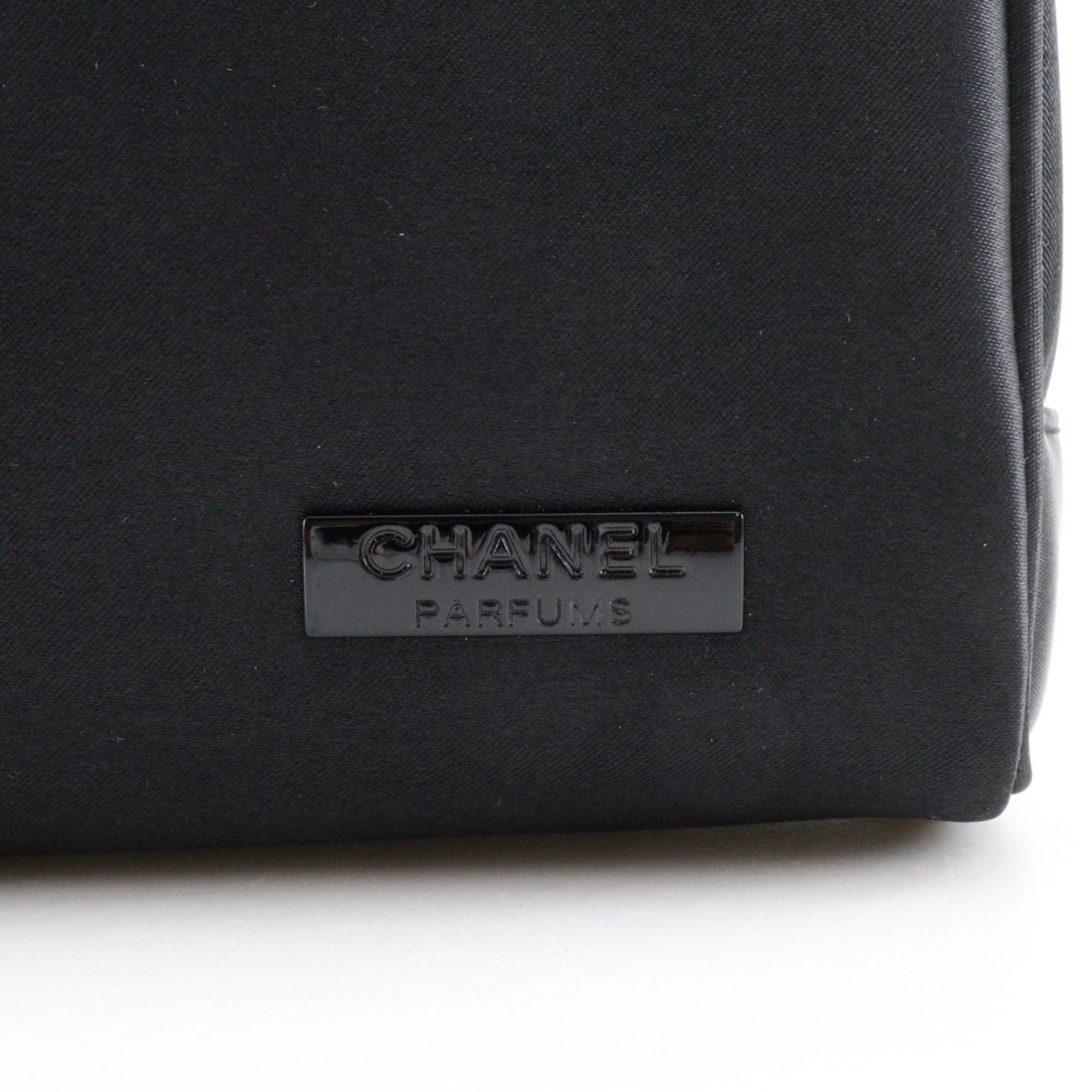 Nylon Pouch (Pre-Owned) - Chanel - Modalova