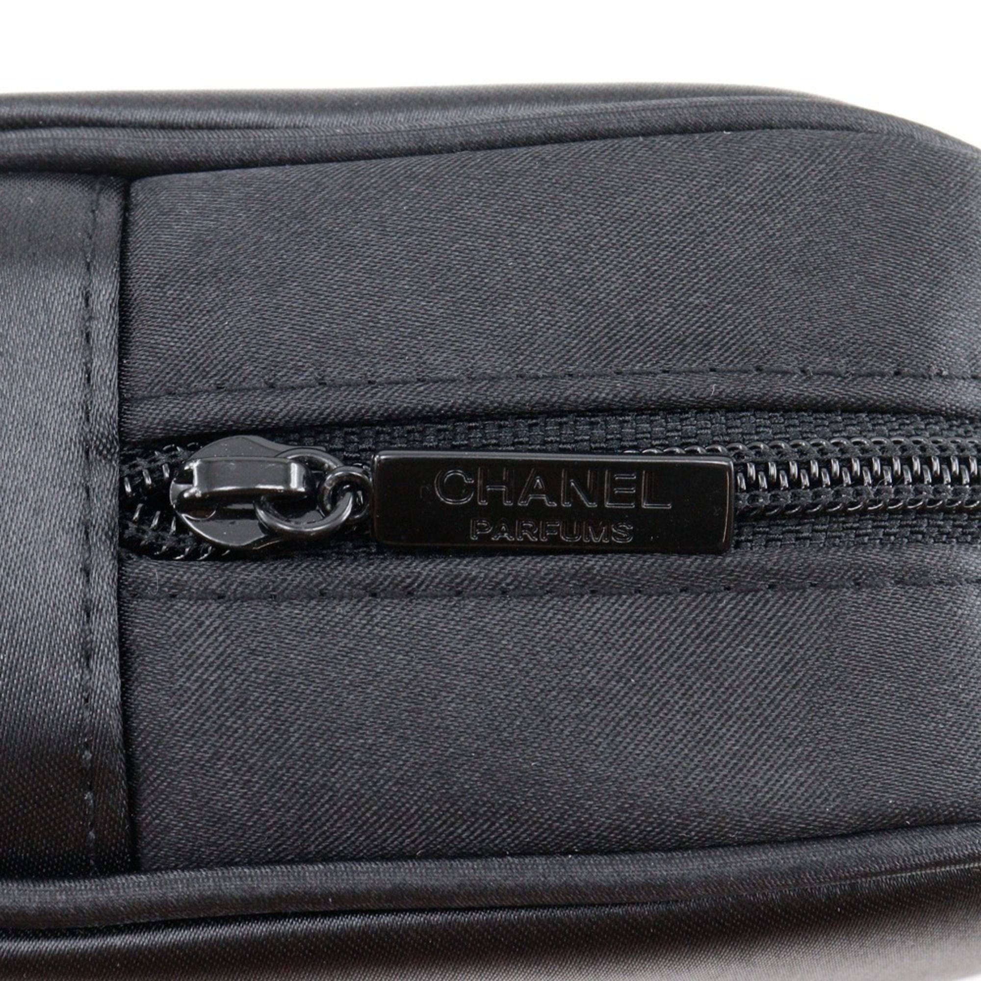 Nylon Pouch (Pre-Owned) - Chanel - Modalova