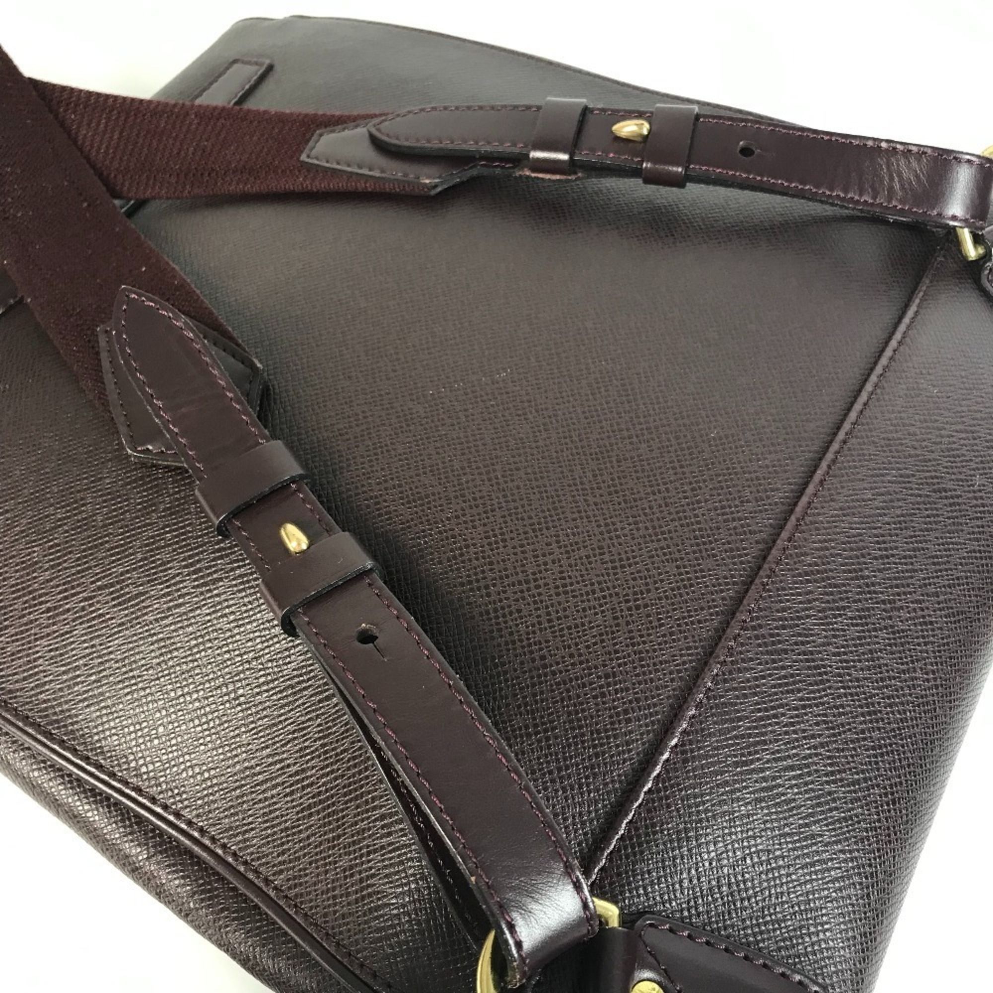 Taiga Leather Backpack (Pre-Owned) - Louis Vuitton - Modalova