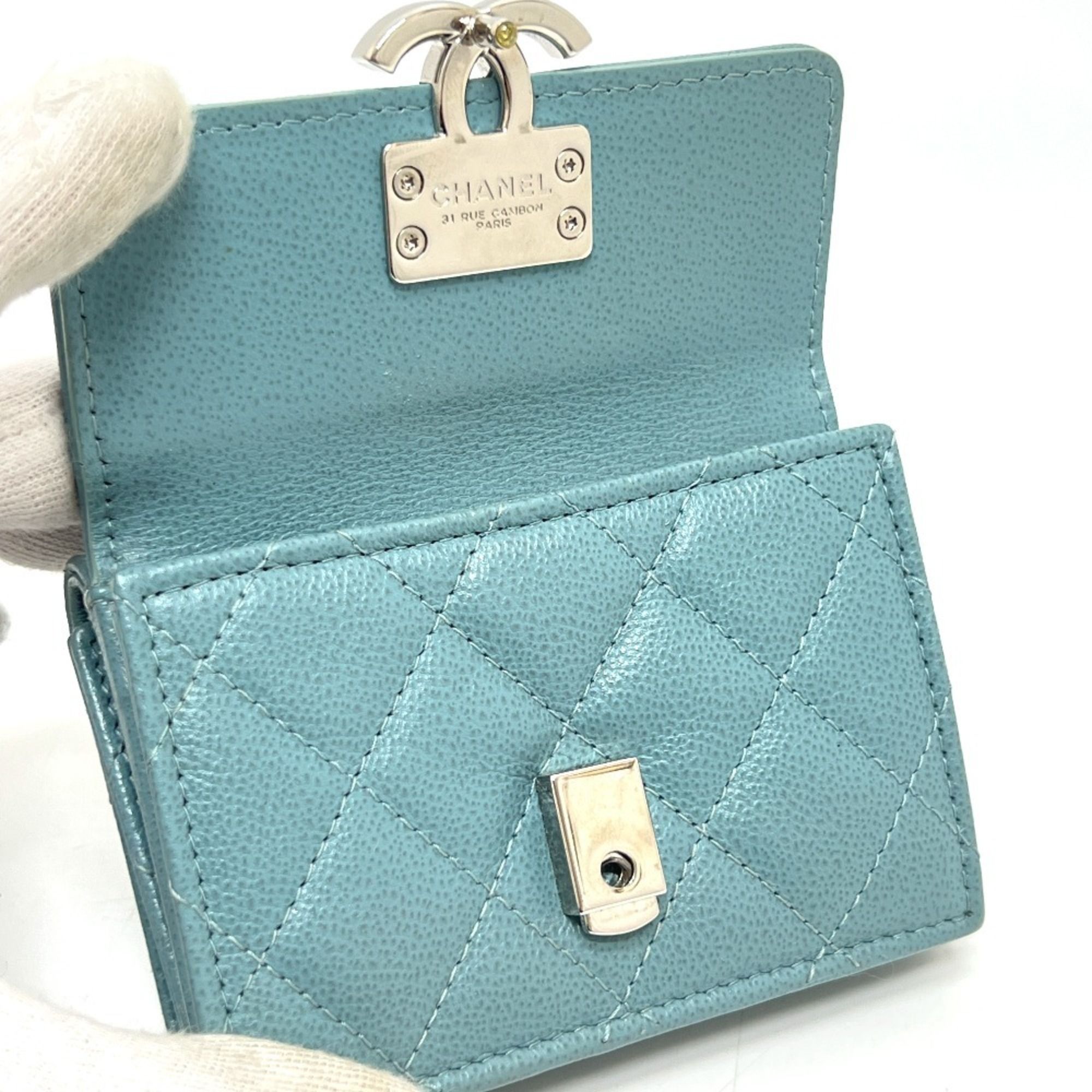 Leather Wallet (Tri-Fold) (Pre-Owned) - Chanel - Modalova