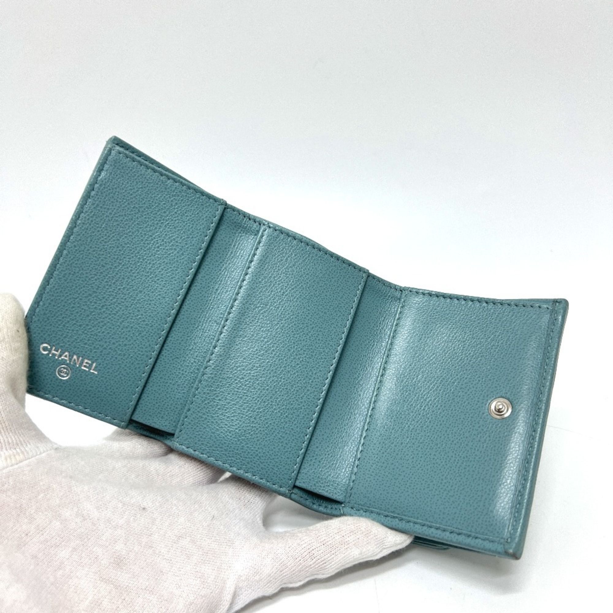 Leather Wallet (Tri-Fold) (Pre-Owned) - Chanel - Modalova