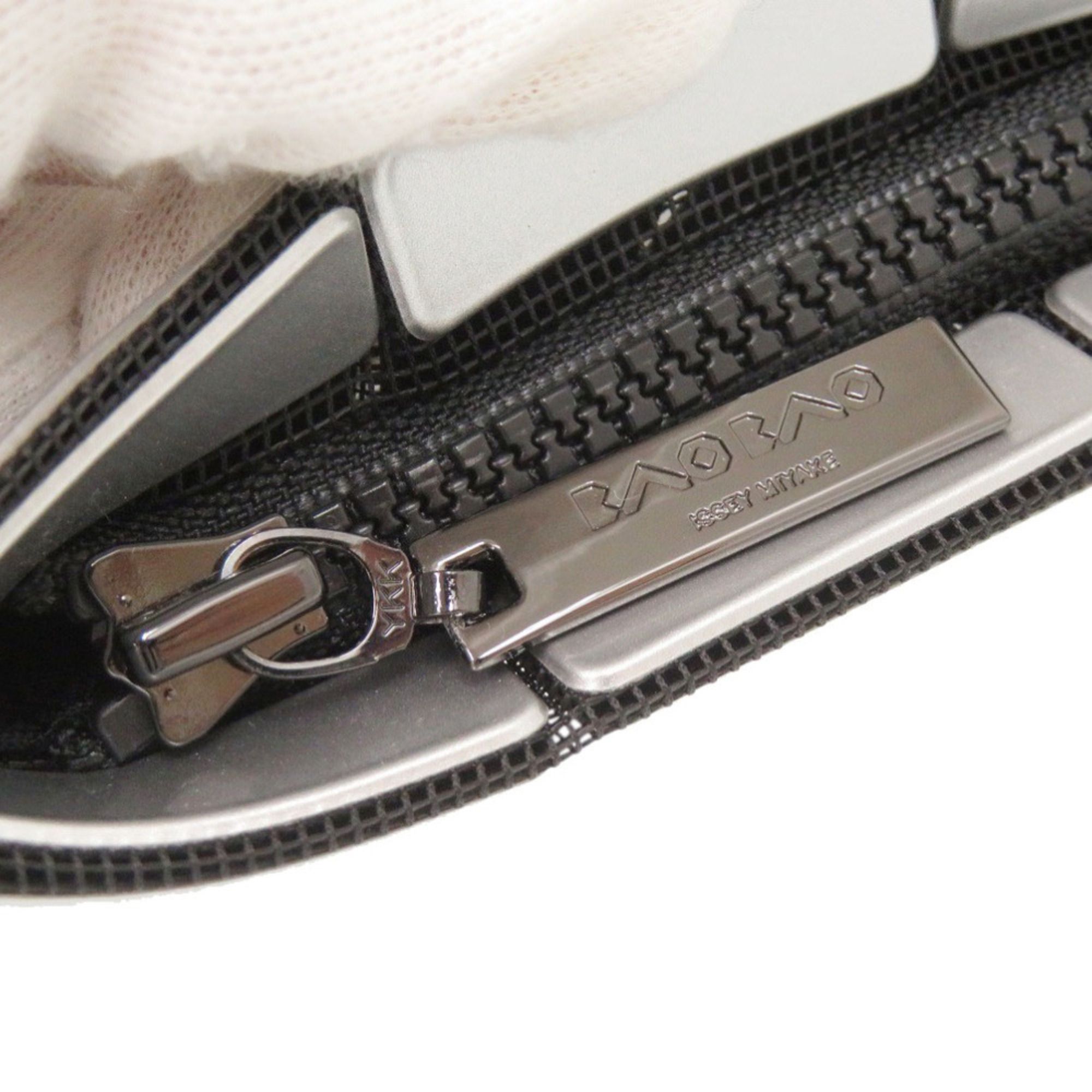 Polyester Nylon Pouch (Pre-Owned) - Issey Miyake - Modalova