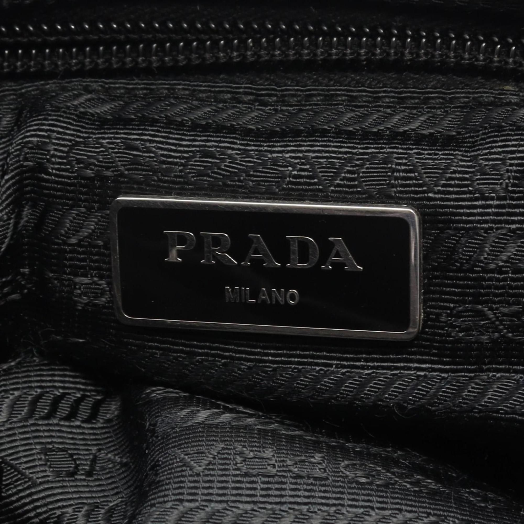 Nylon Saffiano Triangle Shoulder Bag (Pre-Owned) - Prada - Modalova