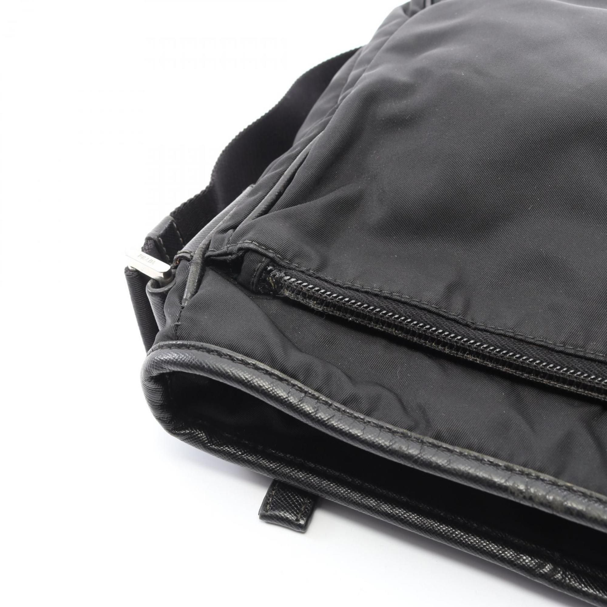 Nylon Saffiano Triangle Shoulder Bag (Pre-Owned) - Prada - Modalova