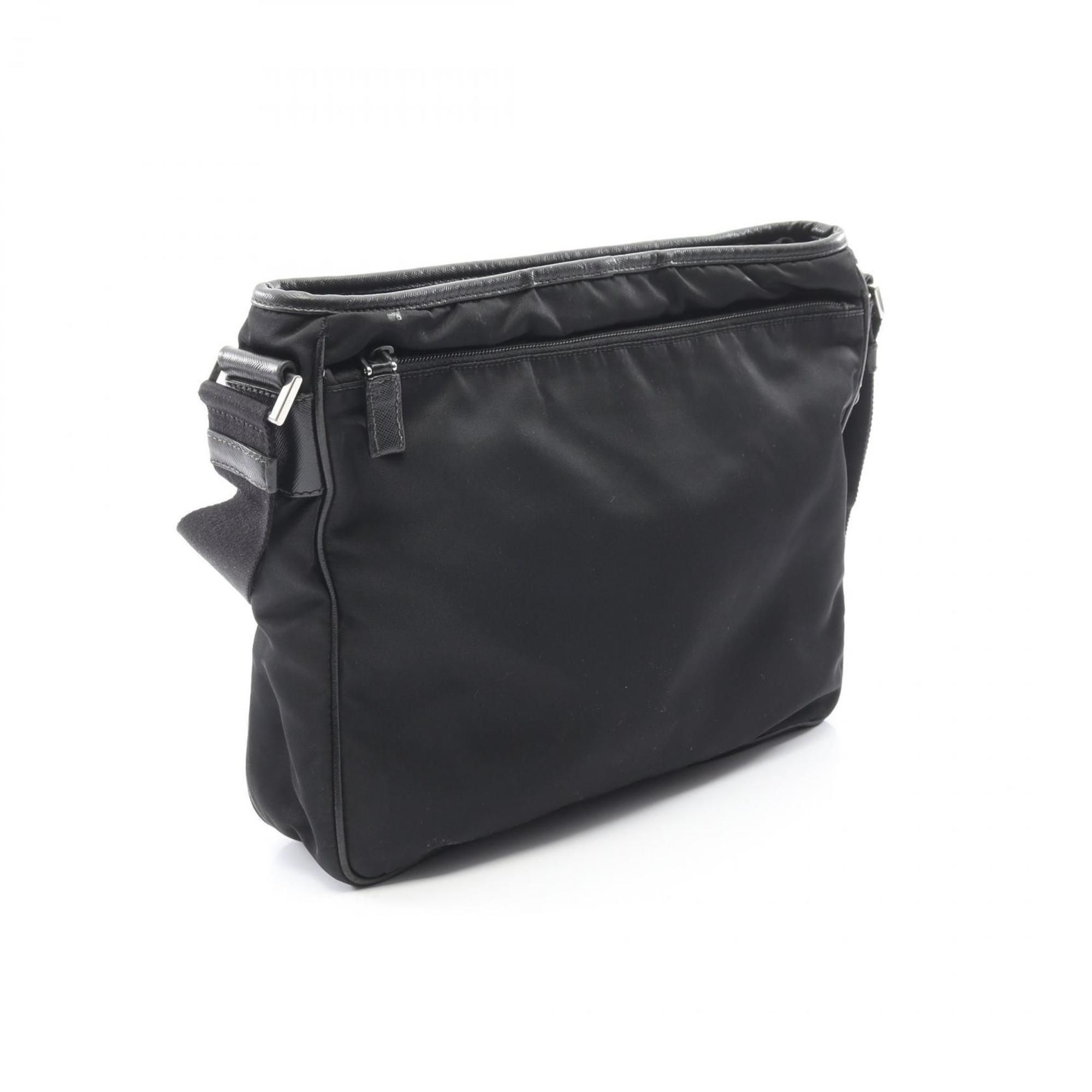 Nylon Saffiano Triangle Shoulder Bag (Pre-Owned) - Prada - Modalova