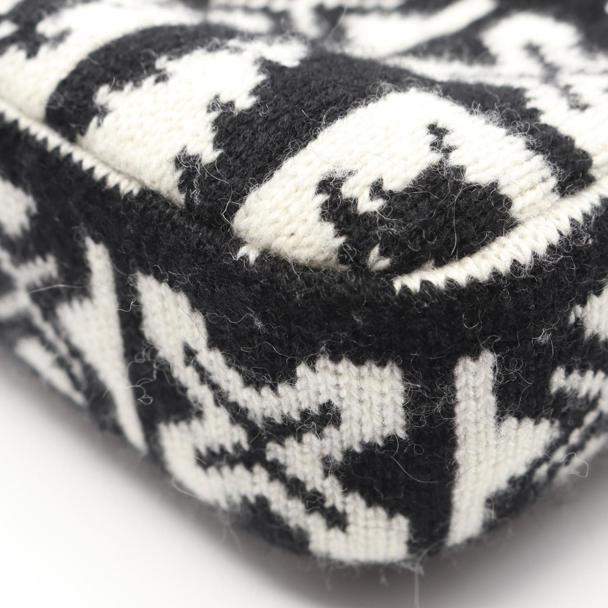 Wool Shoulder Bag (Pre-Owned) - Chanel - Modalova