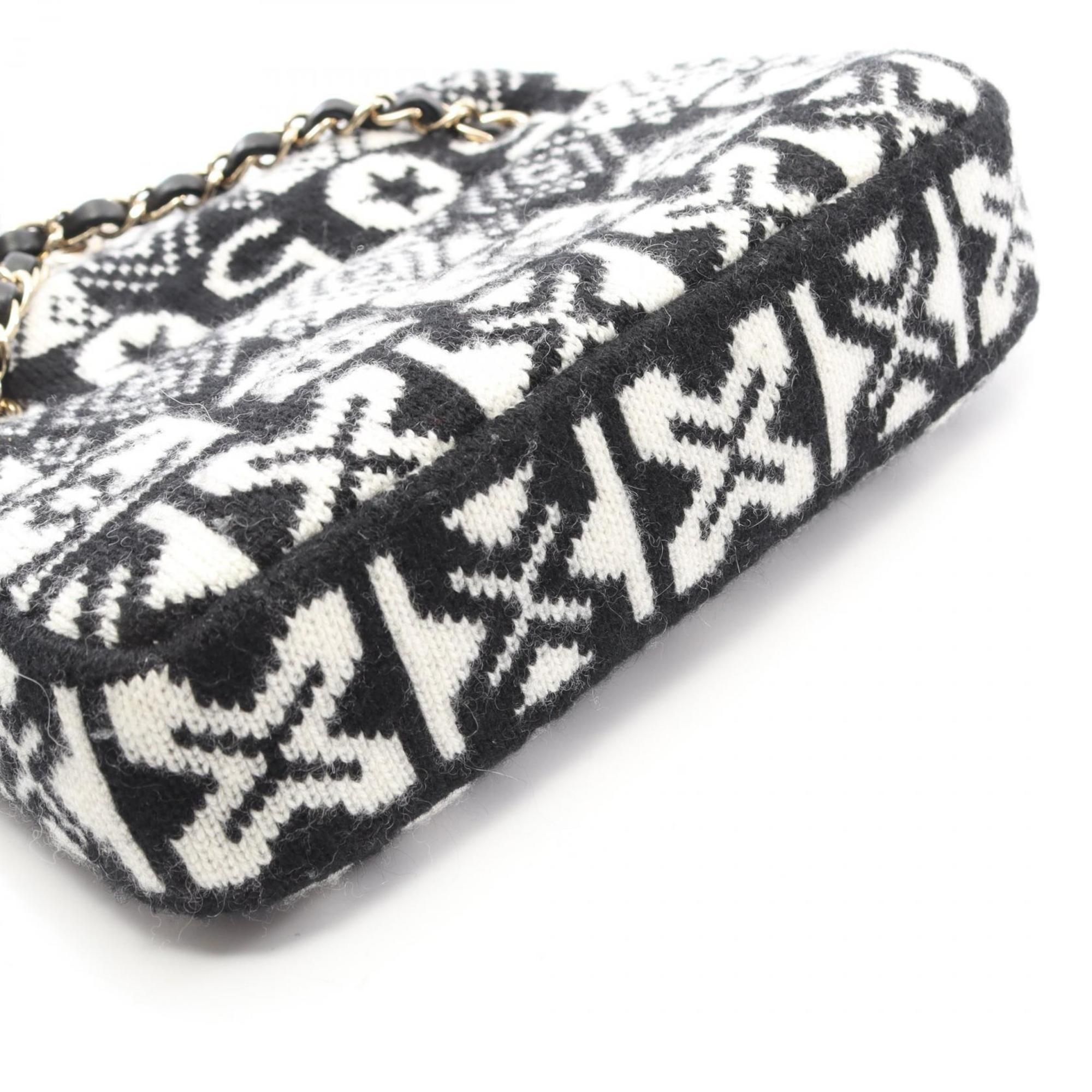 Wool Shoulder Bag (Pre-Owned) - Chanel - Modalova