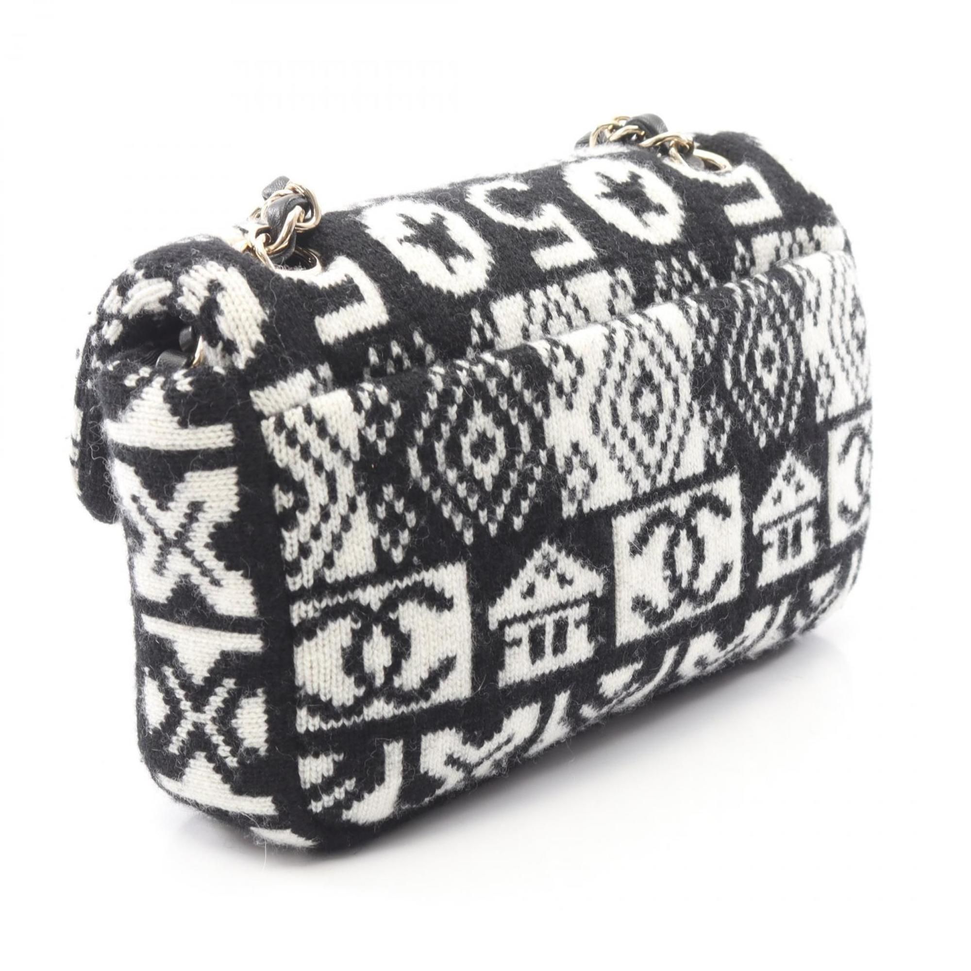 Wool Shoulder Bag (Pre-Owned) - Chanel - Modalova