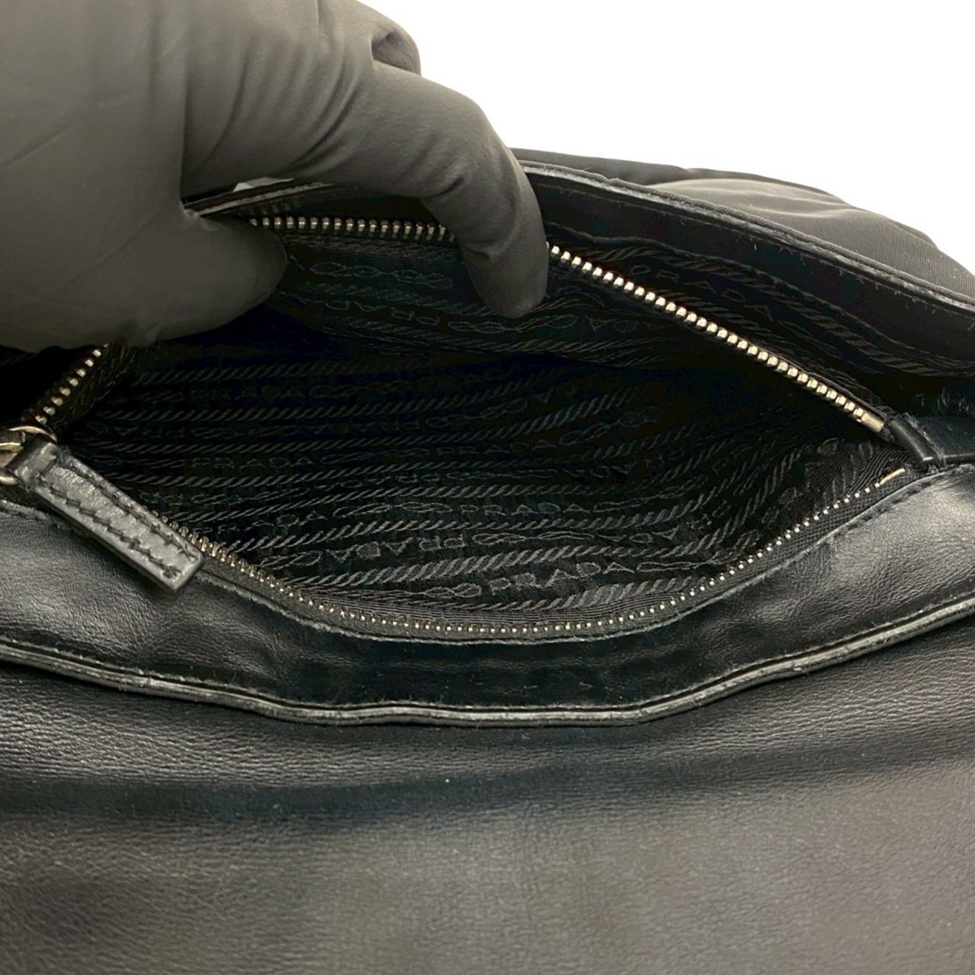 Leather Nylon Pochette Shoulder Bag (Pre-Owned) - Prada - Modalova