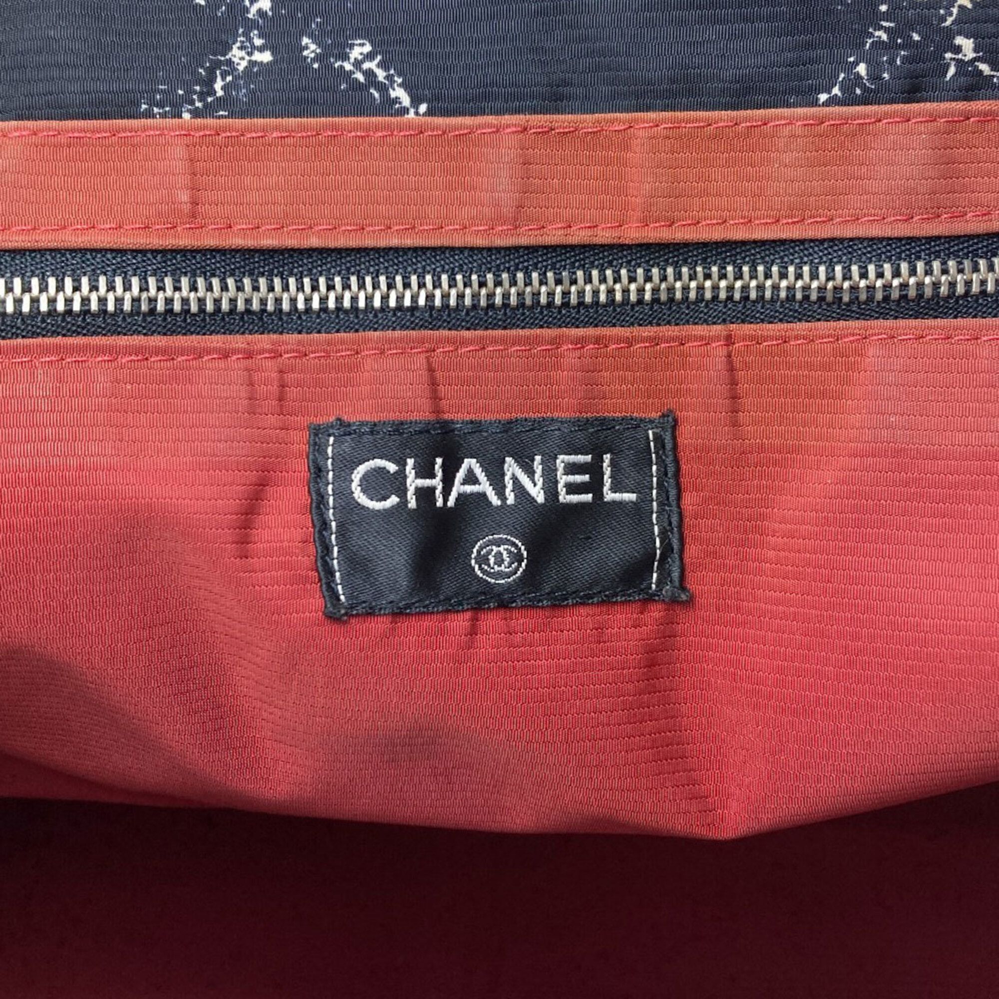 Nylon Handbag (Pre-Owned) - Chanel - Modalova