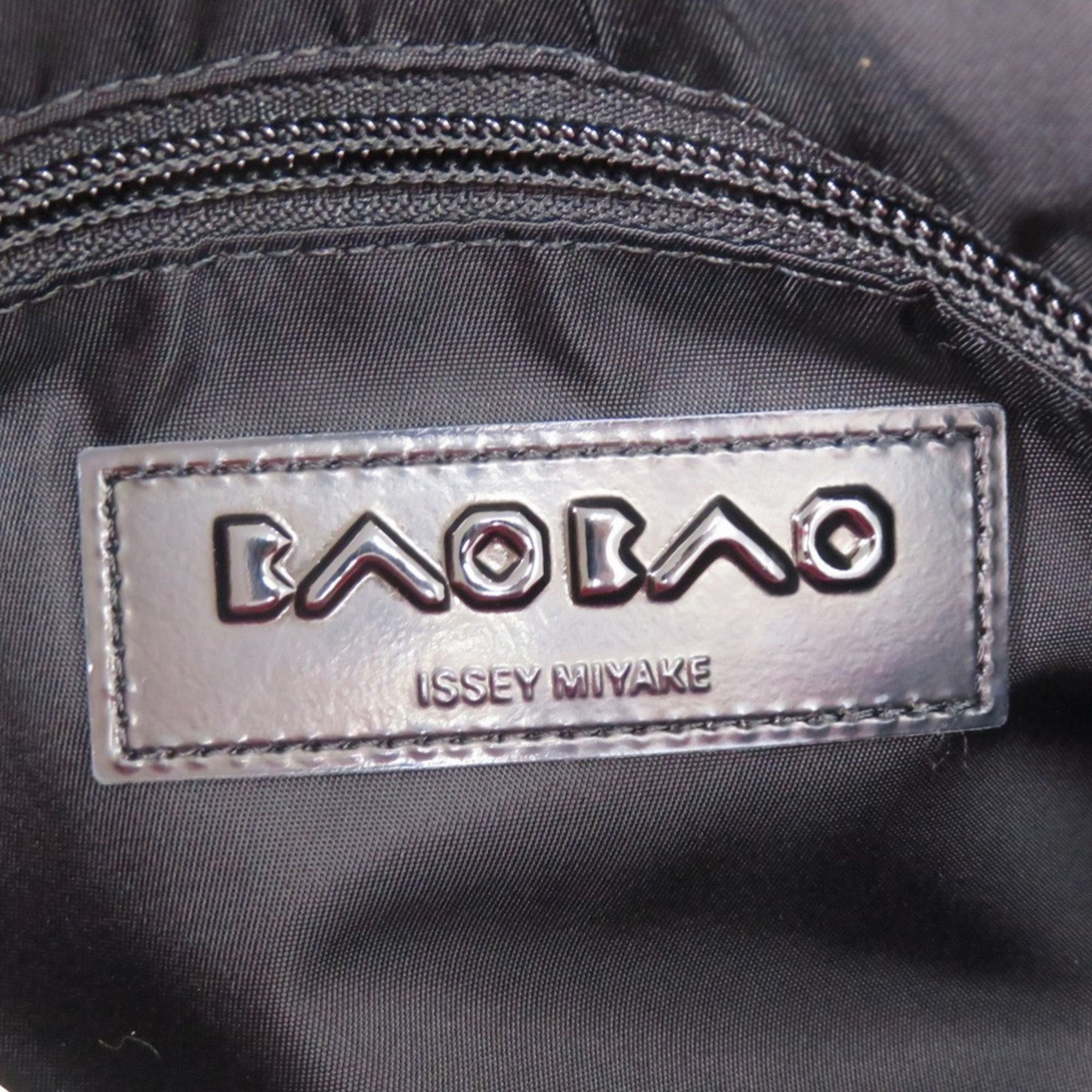 Polyester Pvc Shoulder Bag (Pre-Owned) - Issey Miyake - Modalova