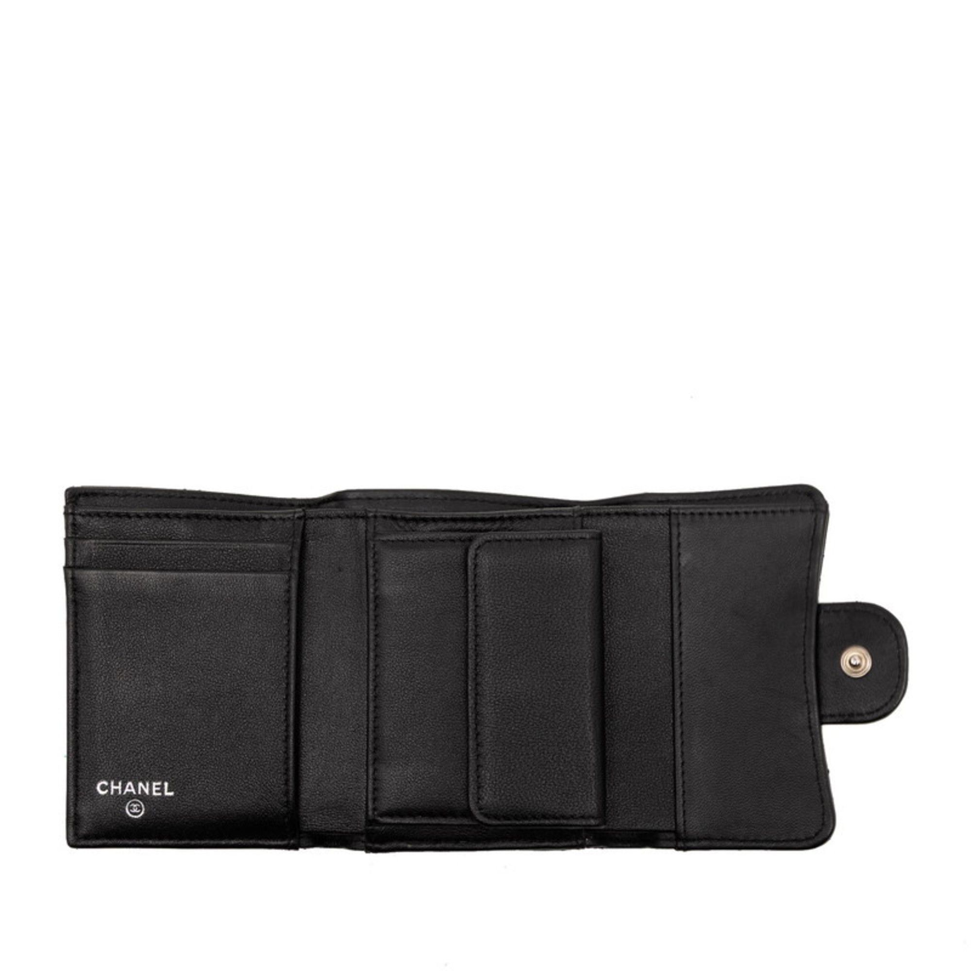 Matelasse Leather Wallet (Tri-Fold) (Pre-Owned) - Chanel - Modalova