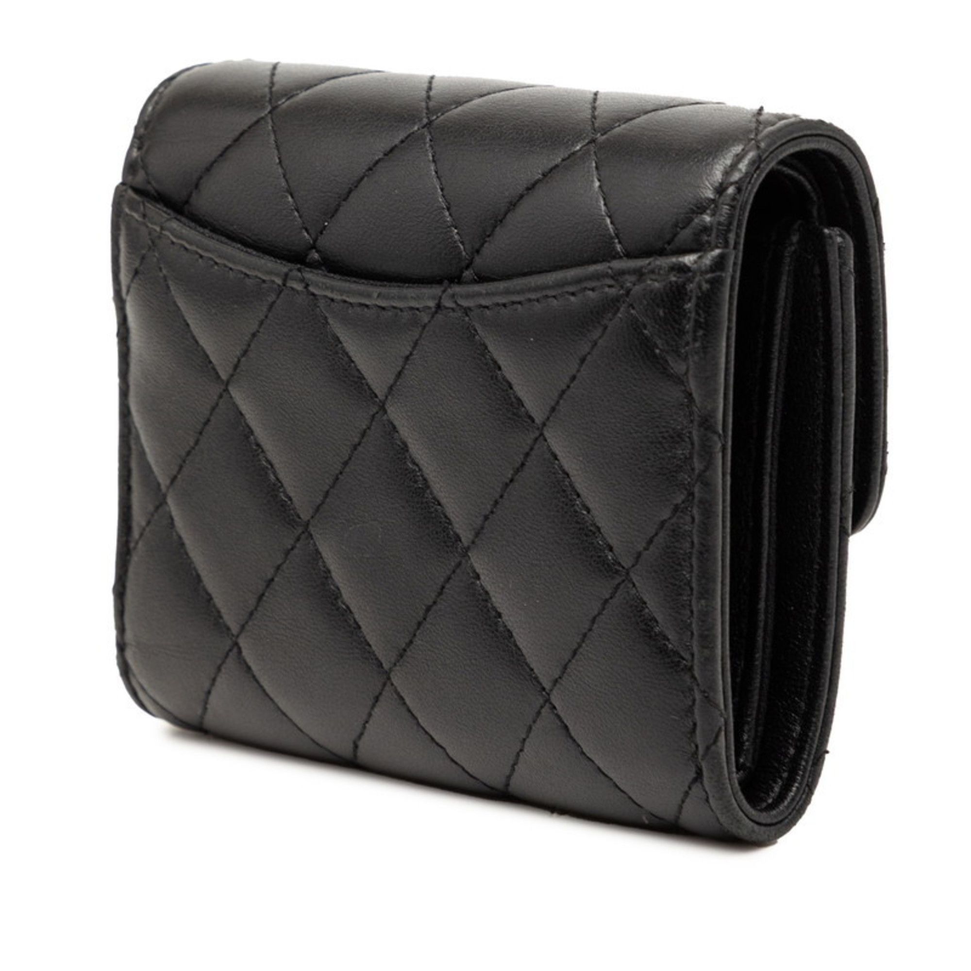 Matelasse Leather Wallet (Tri-Fold) (Pre-Owned) - Chanel - Modalova